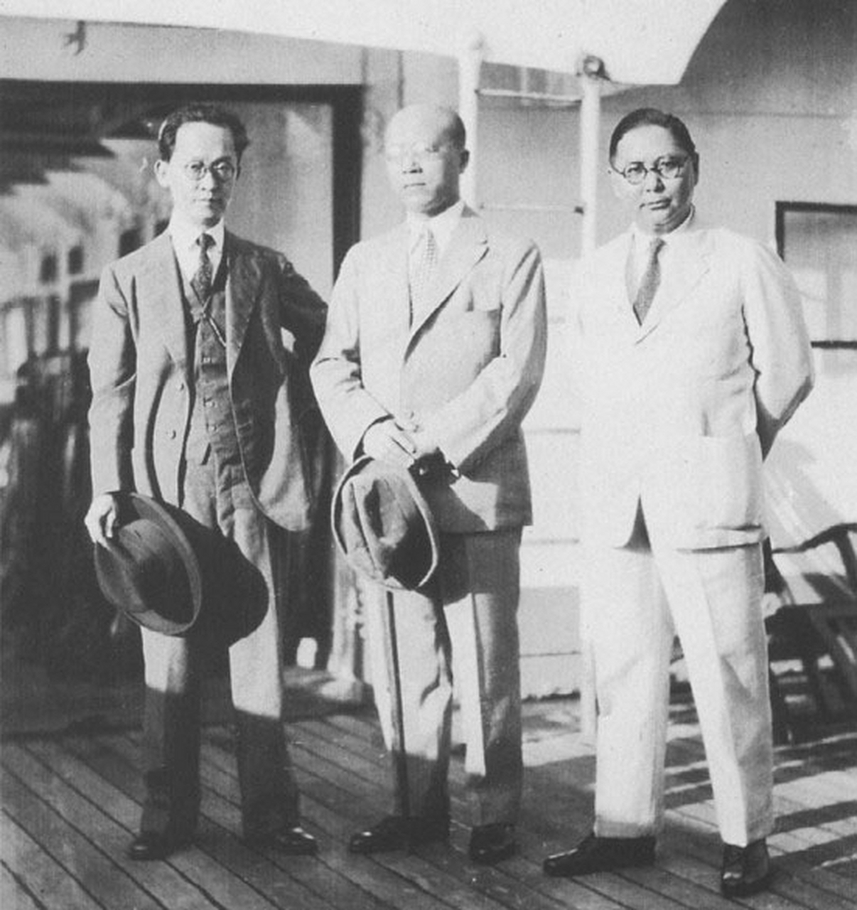 1928年1月,胡汉民,伍朝枢,孙科赴欧洲,摄于"威尔逊总统"号轮船