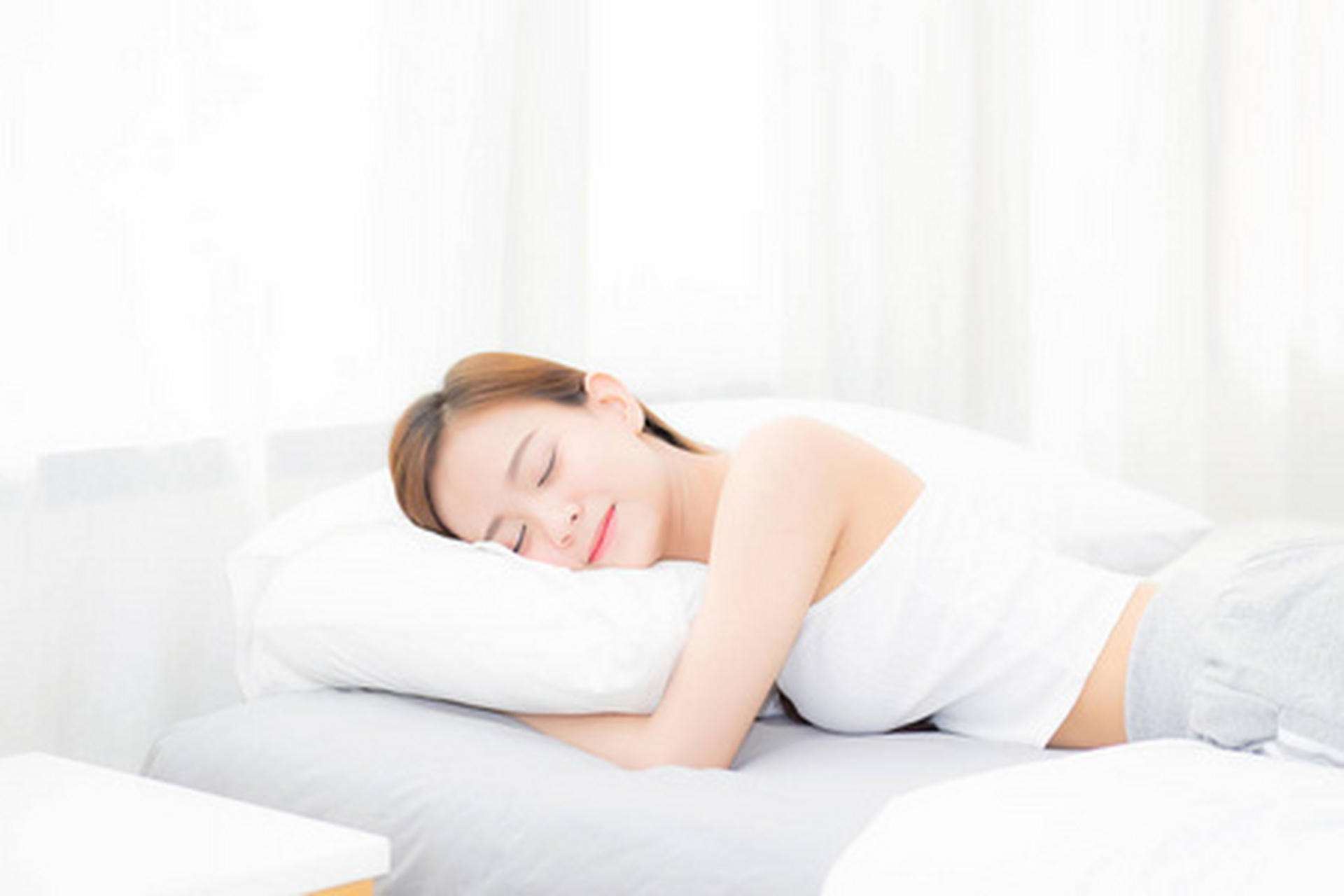 睡前放松身心,做些有助于缓解压力和舒缓情绪的事情,可以帮助你更容易