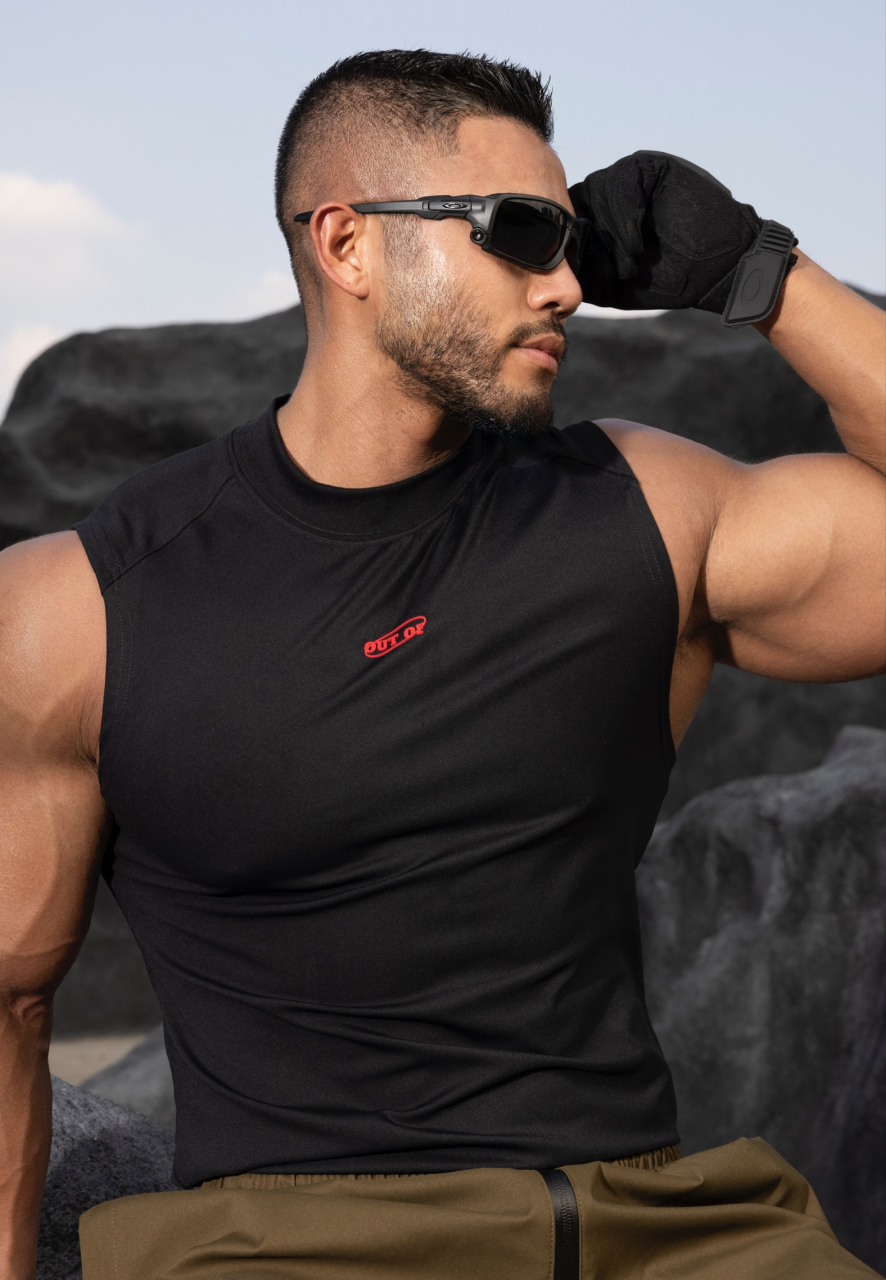 男人味十足的肌肉爷们,阳刚威猛,一看就是猛男.