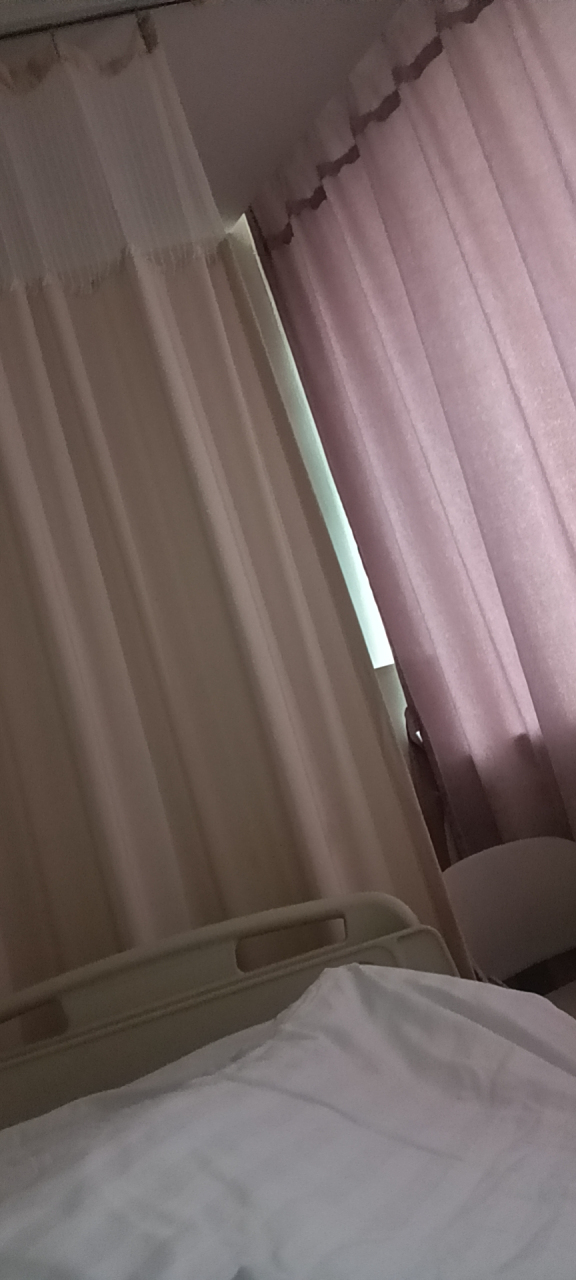 第一次的住院,半夜肚子疼的厉害,感觉生命好脆弱[大哭]健康才是人生的
