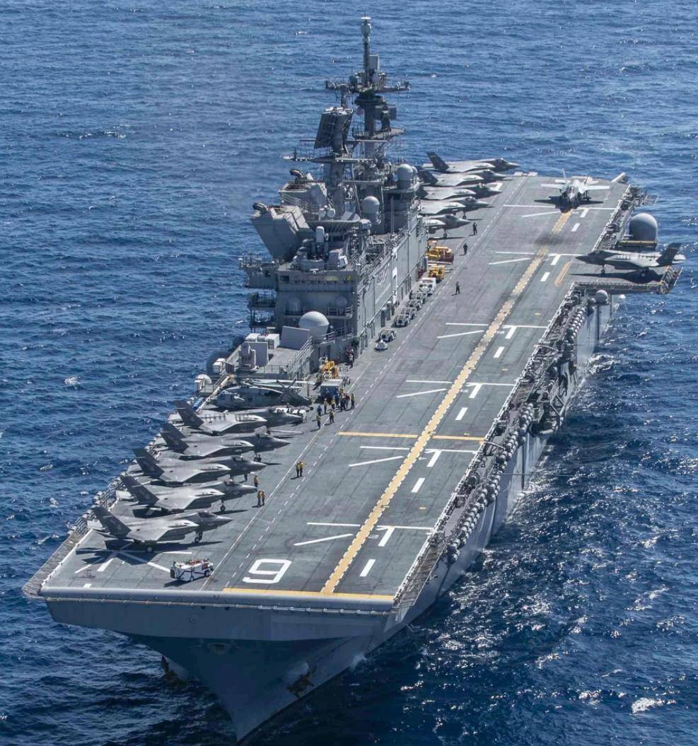 美国的黎波里号两栖攻击舰2020年服役,长257米,宽9