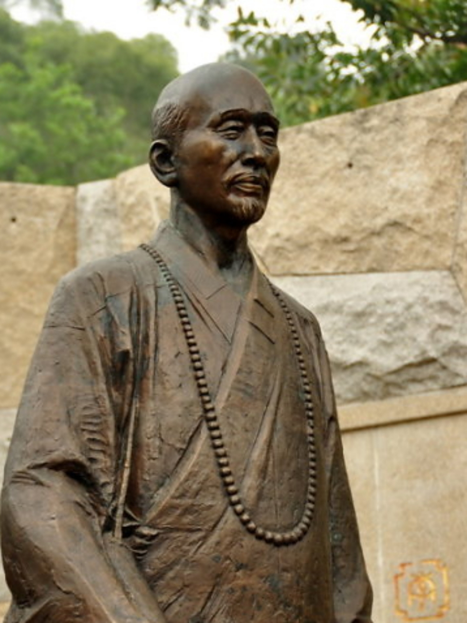 弘一法师引人深思的一段话:"等你熬到心中无爱无恨,无他人的时候,你就