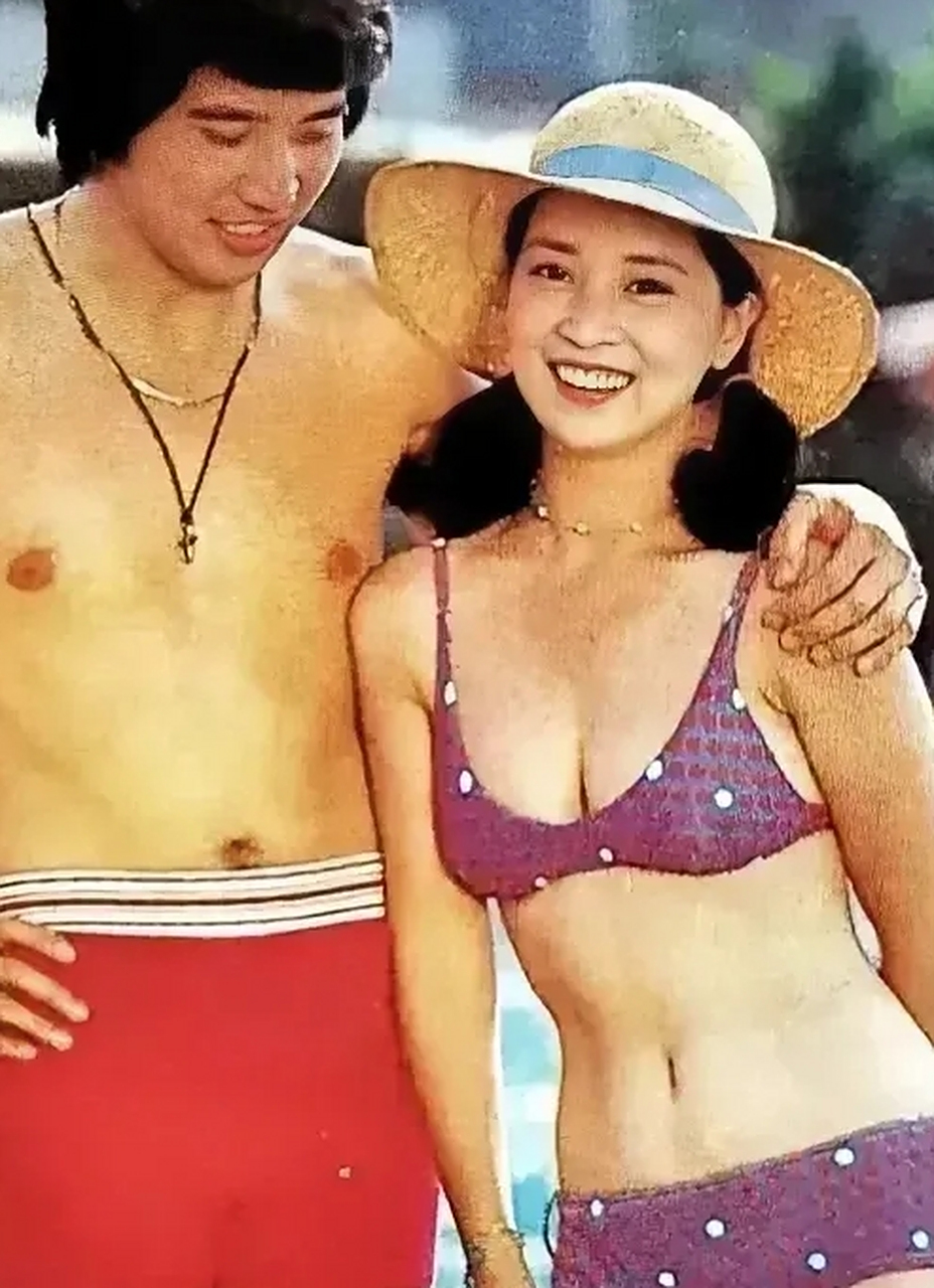 "大嫂"林凤娇年轻的时候真的漂亮,身材比例也非常好,怪不得成龙大哥