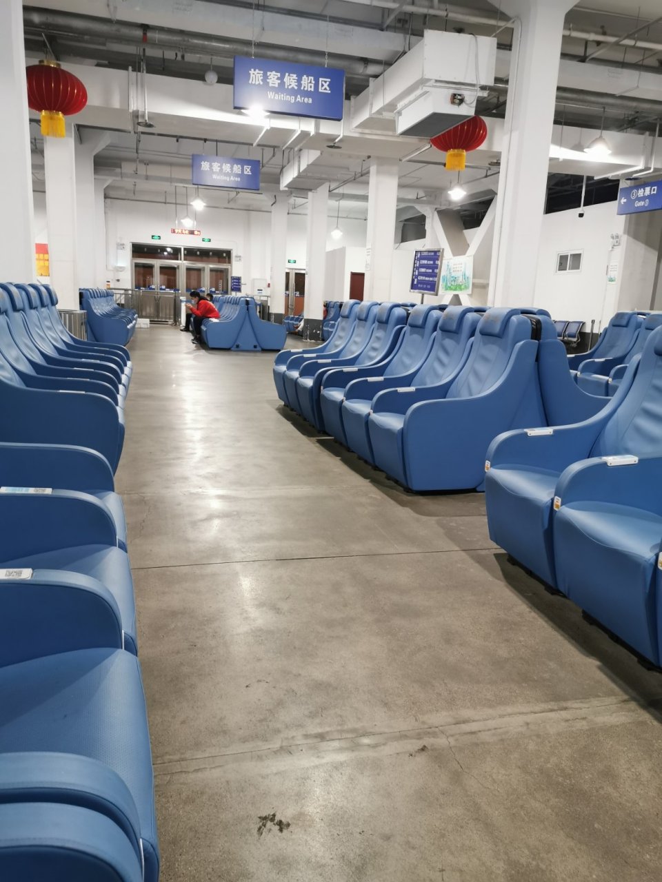 好冷清的大连港候船厅!