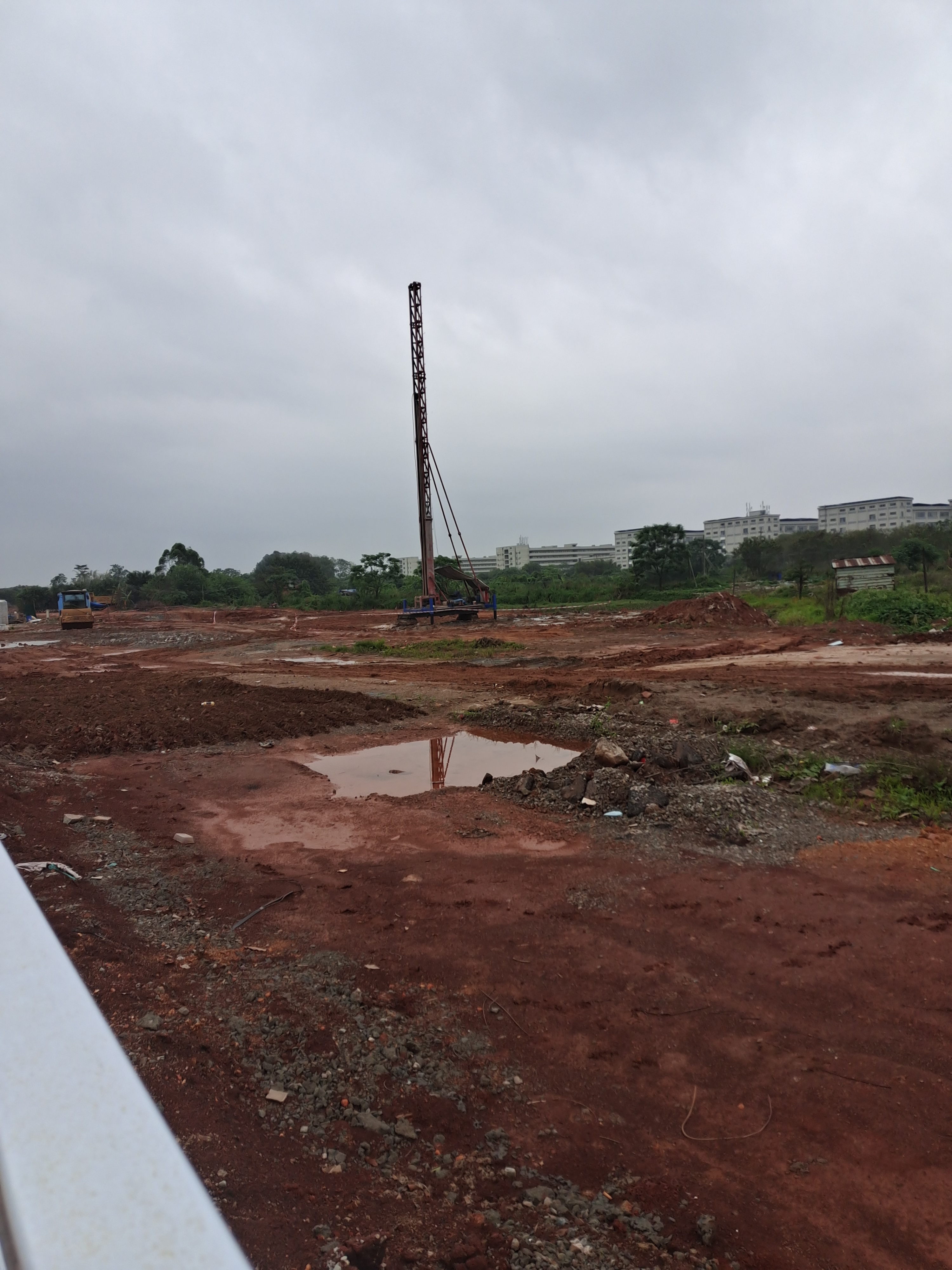 现在还在建设开发中.不过这个地方空旷,比较好段炼身体.可以跑跑步