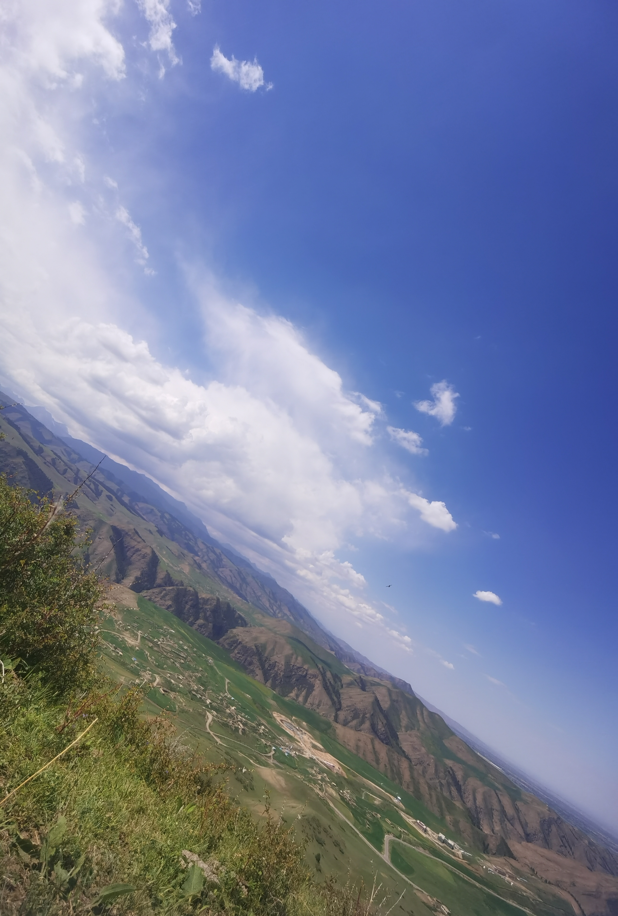 山高人为峰,一览众山小.欢迎大家来玩.