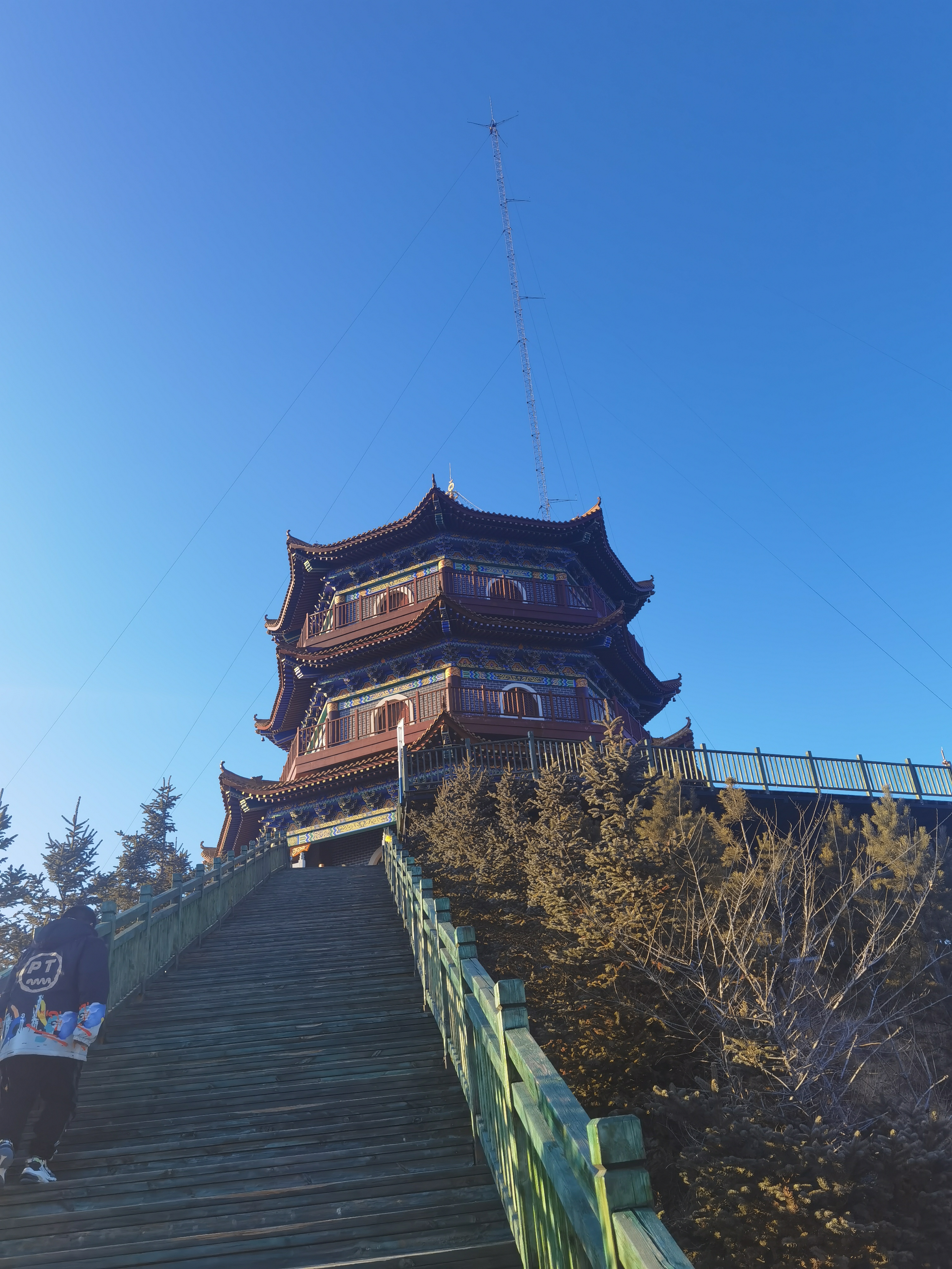 咋回事呢,就是欠的网贷,逾期十来天了,然后就有