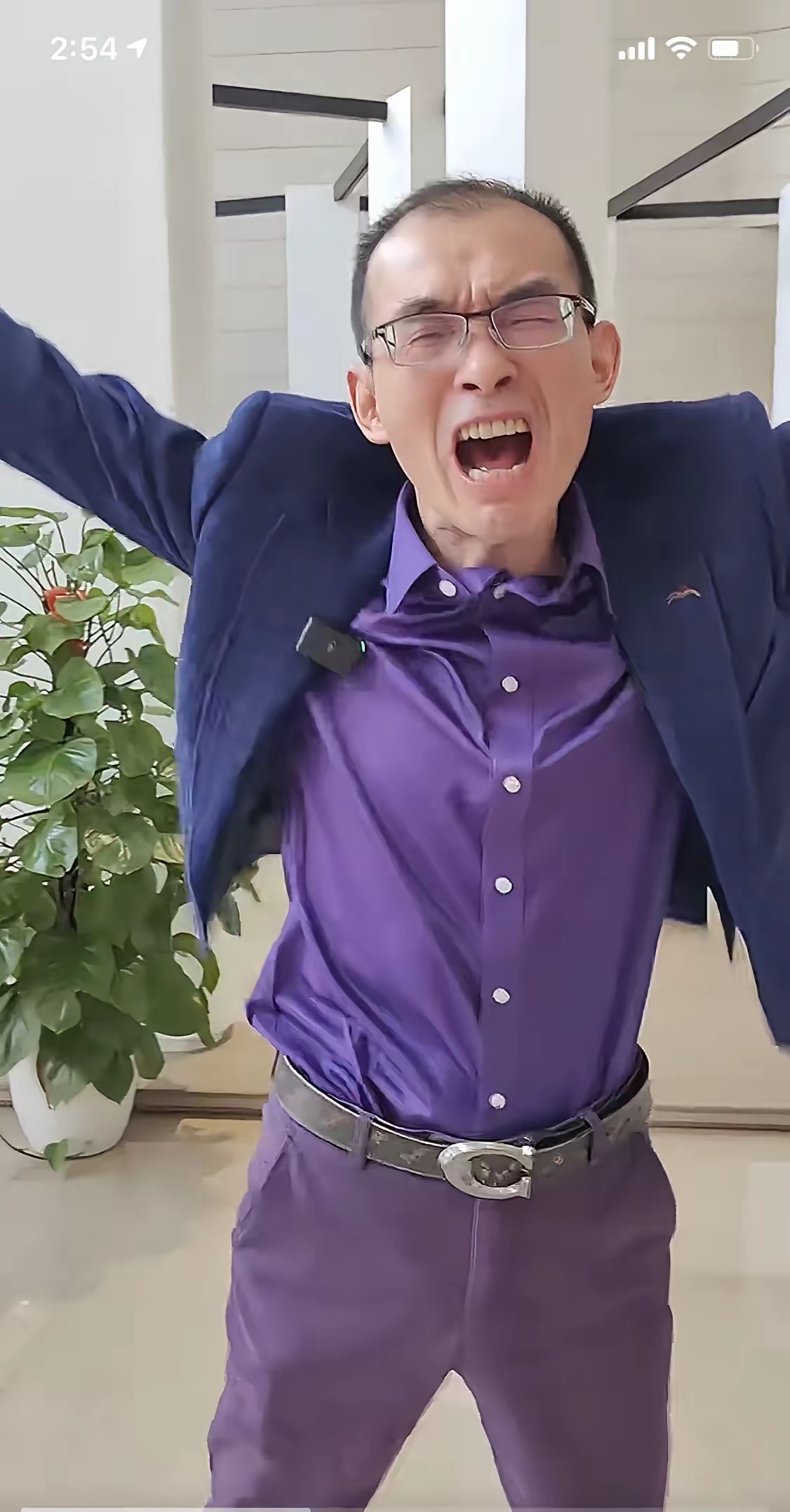 主角谢浩男,成功和