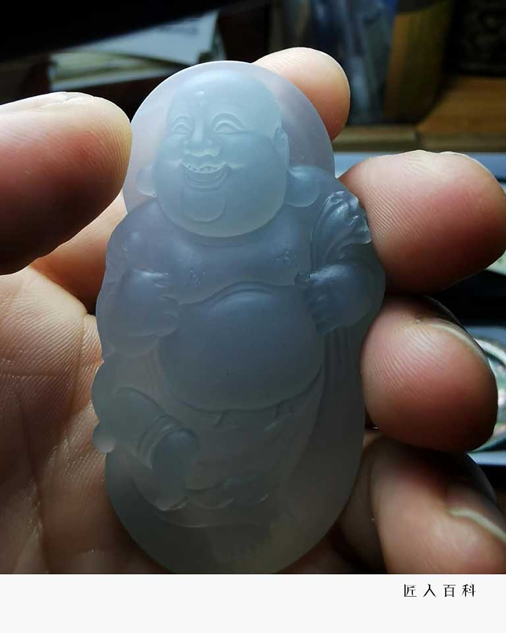 庄林宇,1997年出生于云南德宏州芒市,玉雕师,工艺美术师,青年玉石设计