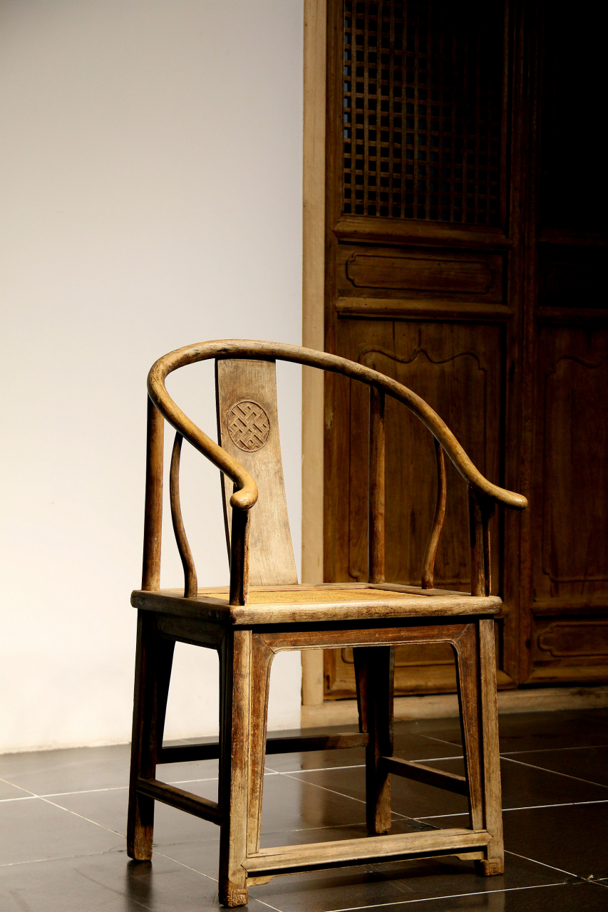 一把椅子如何做到既当代又传统        圈椅作为明式家具的经典之作