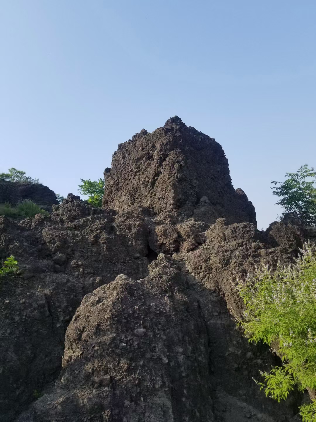 碣石山,位于中国山东省无棣县,是一座历史悠久且富有传奇色彩的山峰.