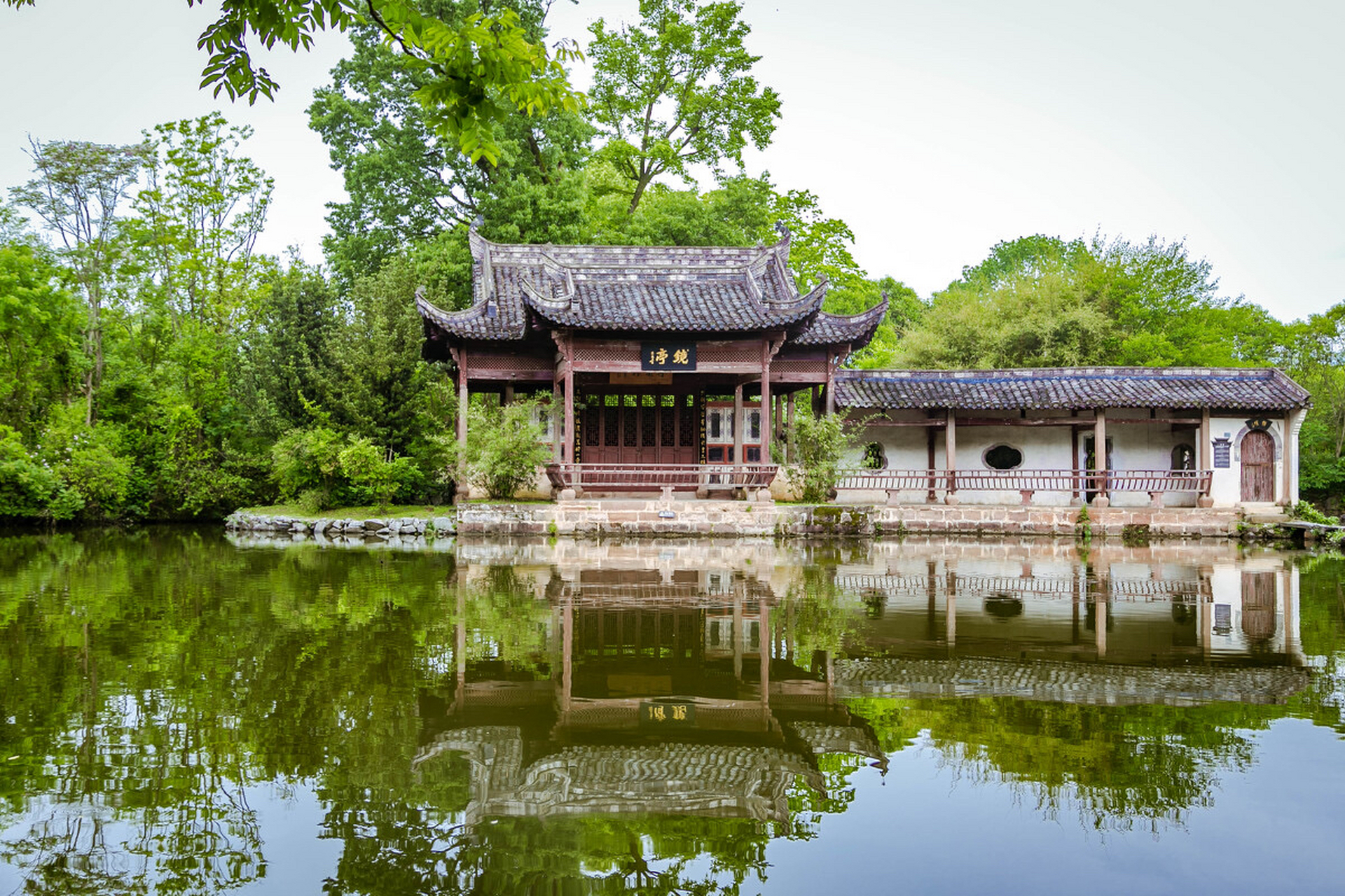为您推荐黄山唐模景区,它位于黄山市徽州区潜口镇唐模村潜唐路1号,是