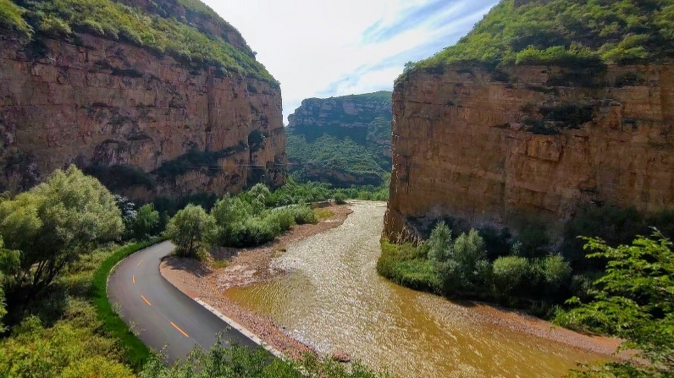 必去的夏日出游目的地#桑干河大峡谷,位于河北张家口宣化区,距离本