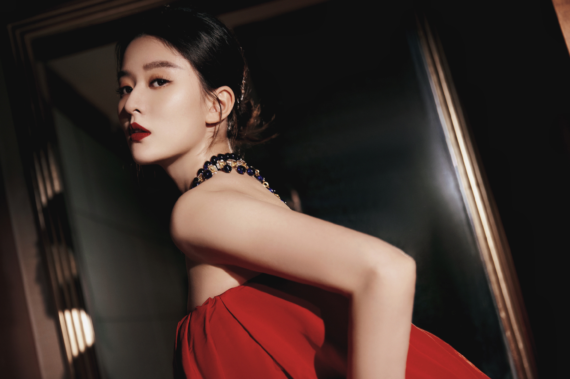 乔欣#红色抹胸短裙真的太惊艳了!