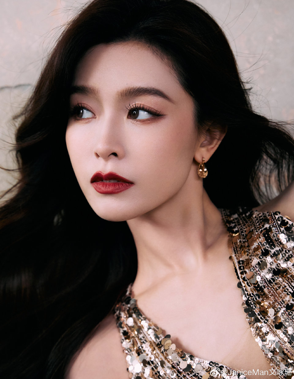 文咏珊# 鎏金礼服裙写真