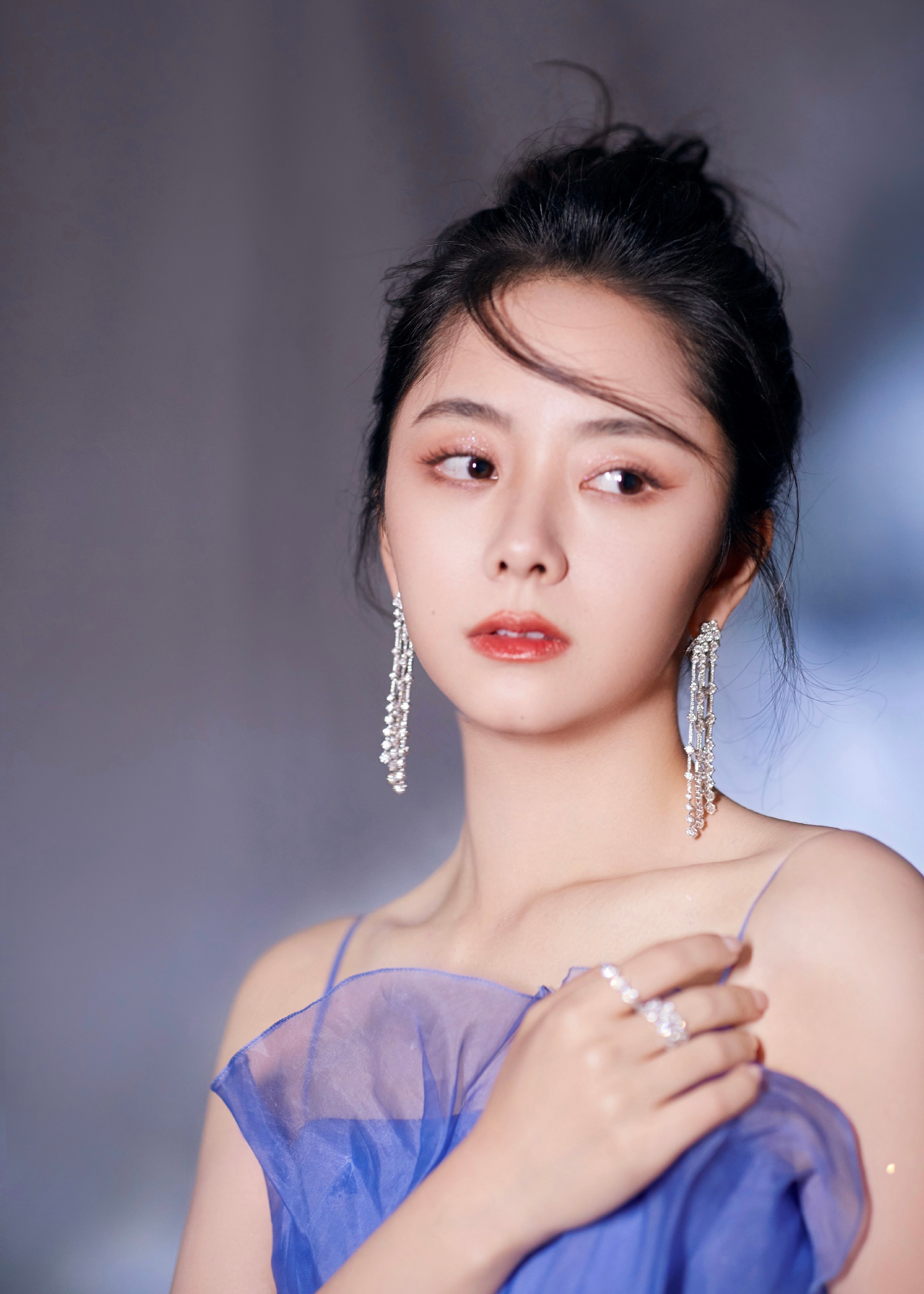 谭松韵#紫色吊带裙性感写真