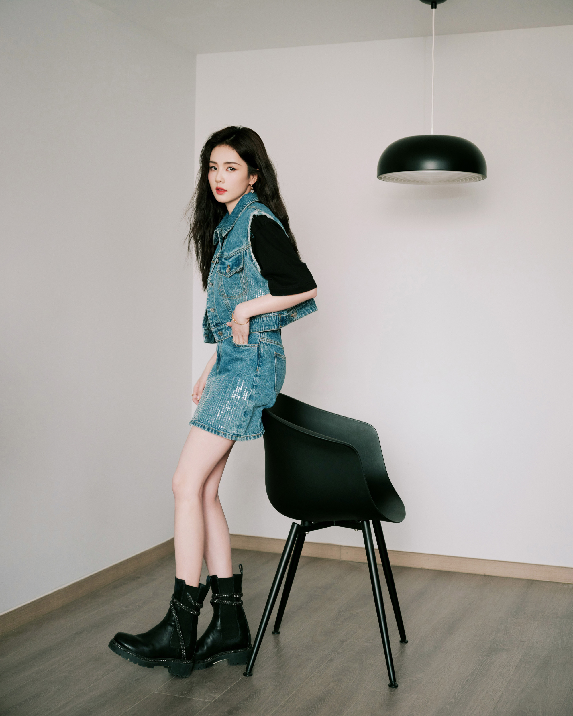 白鹿牛仔套装造型##白鹿苏叶酒光影随拍