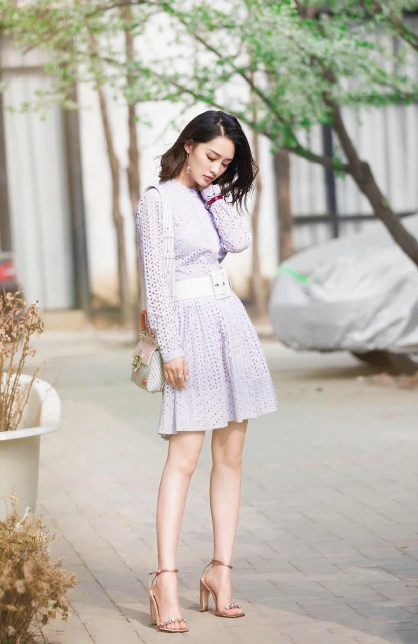 聚光灯下,李沁的美足是被上帝偏爱的存在