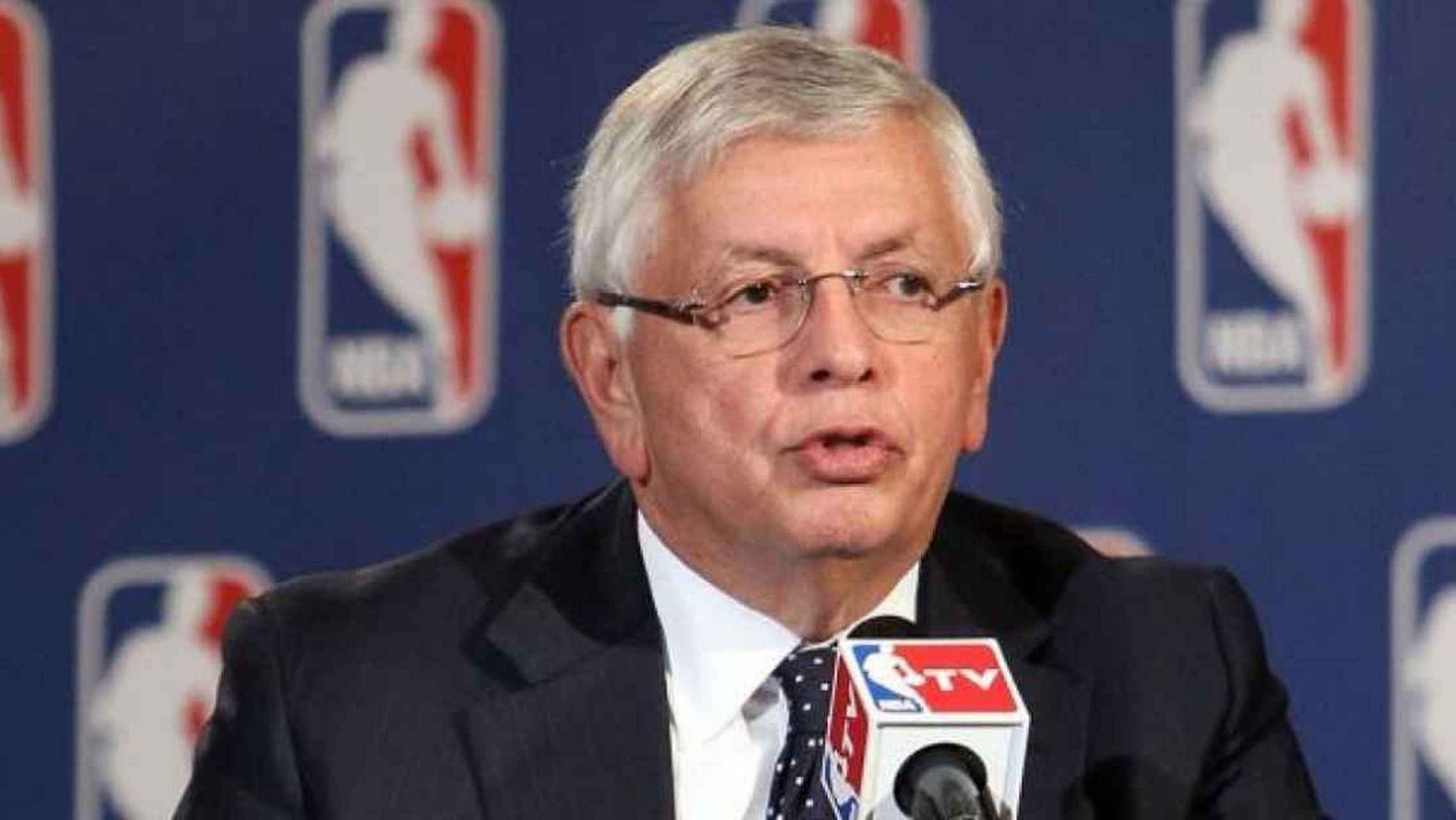 今天12月13号,前nba总裁大卫斯特恩突发脑溢血,如今已经接受紧急手术