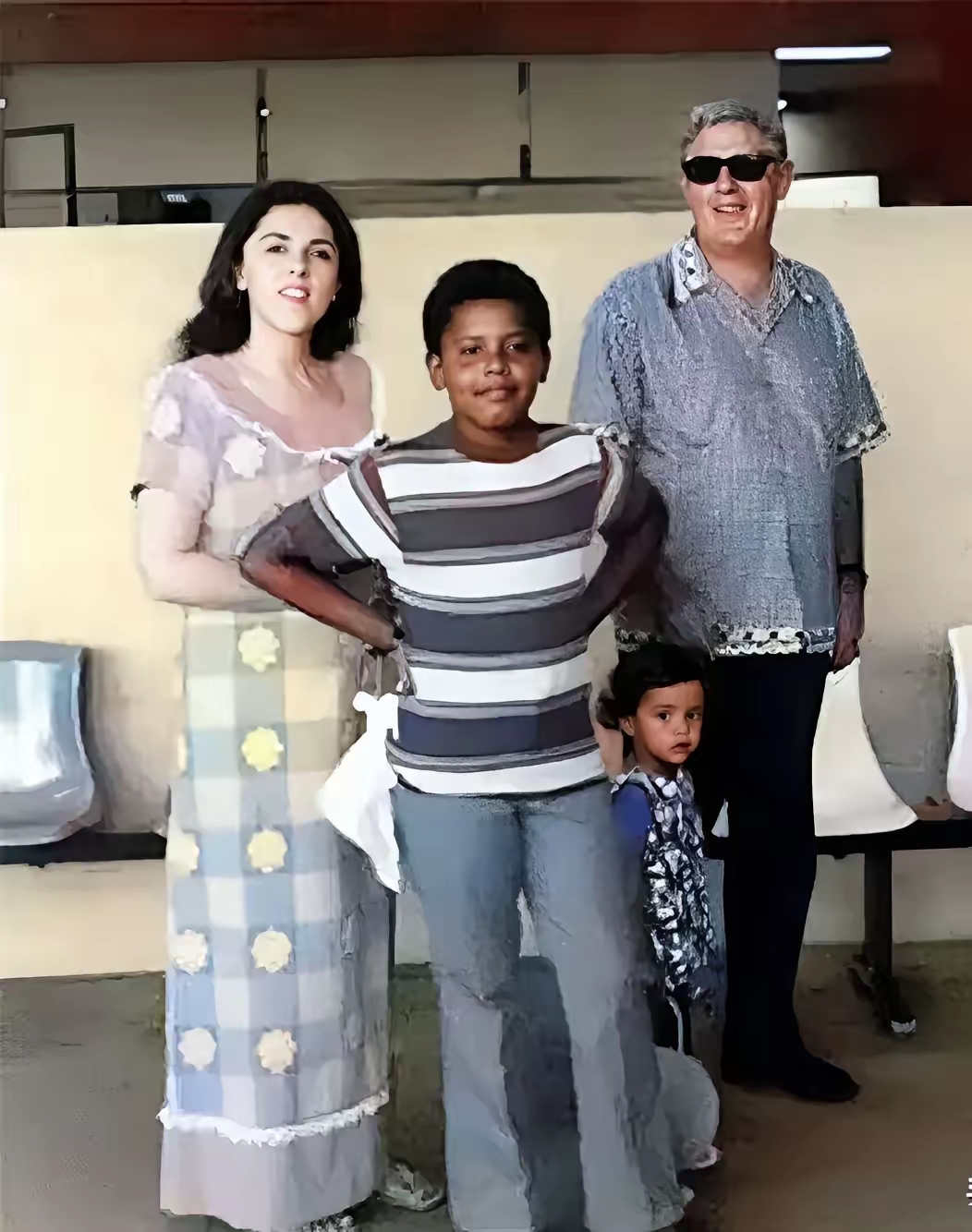 奥巴马母亲相关引关注 奥巴马母亲安·邓纳姆,那可是个传奇女性,气质