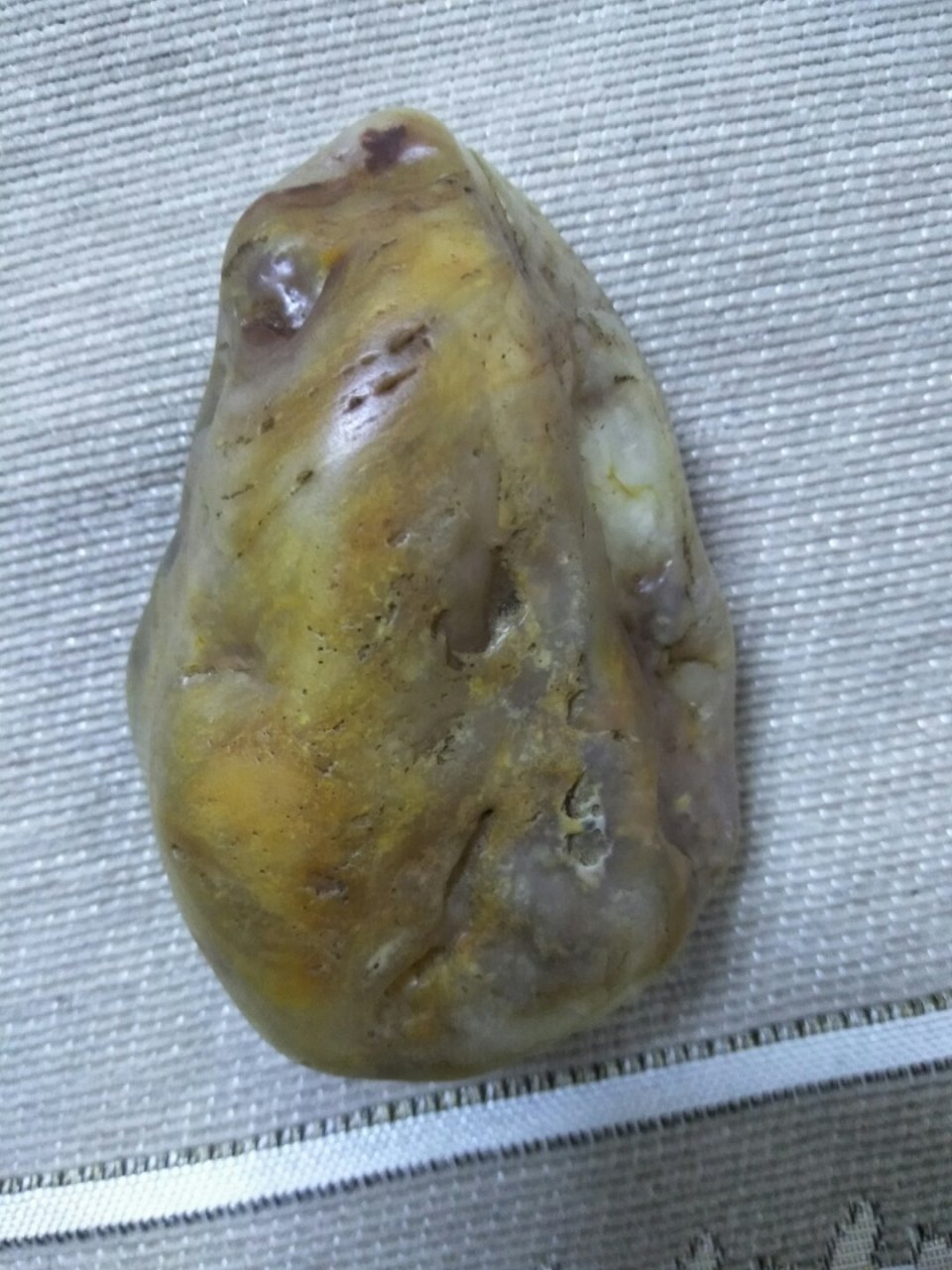 黄河玉原石图片,高6公分,宽4公分,厚2公分