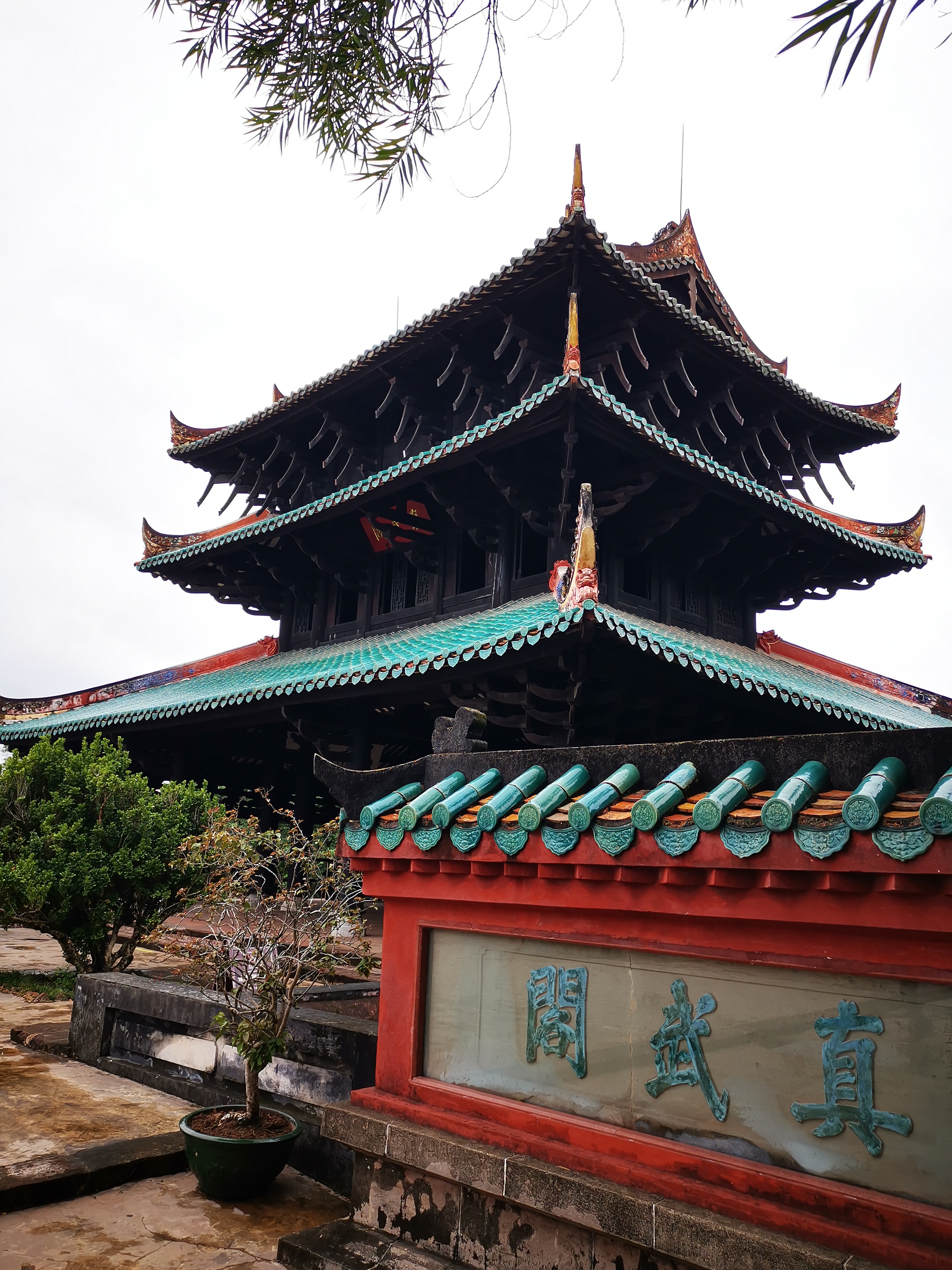 风景摄影# 广西容县真武阁  明代万历年建成,三层穿斗檐阁楼,雄奇