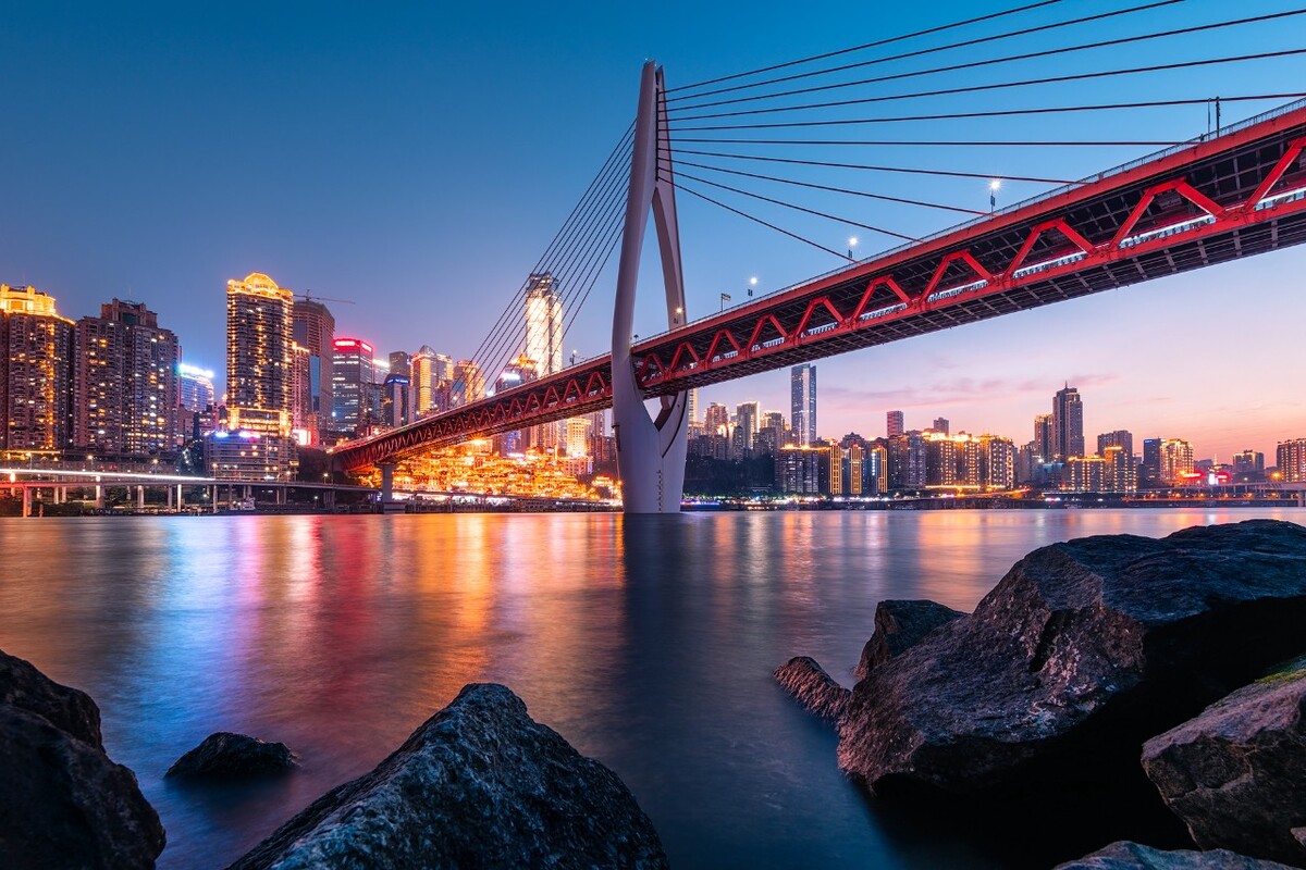 重庆四季好风光#重庆千厮门大桥:网红打卡地,山城新地标   说到重庆