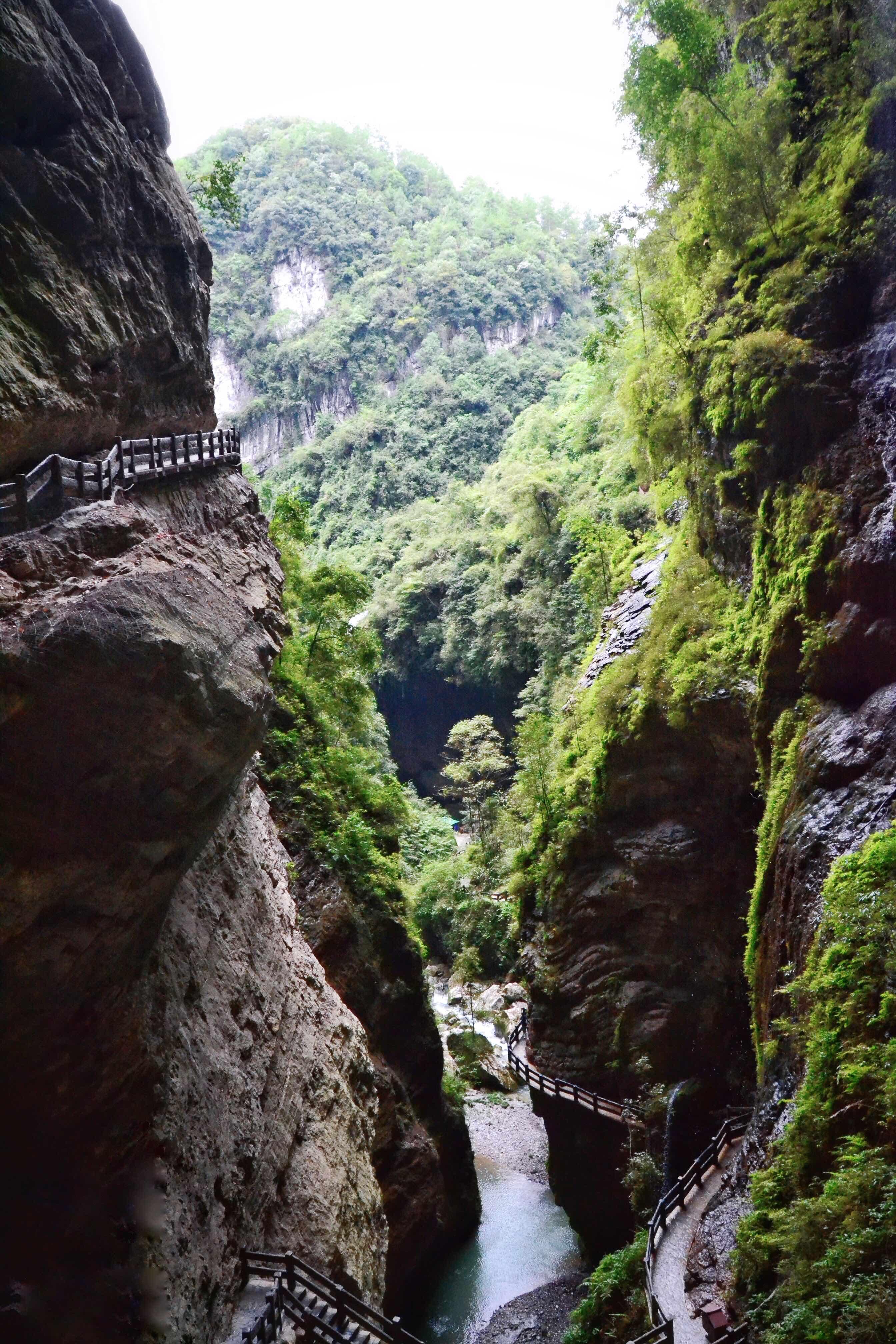 重庆地缝图片大全图片