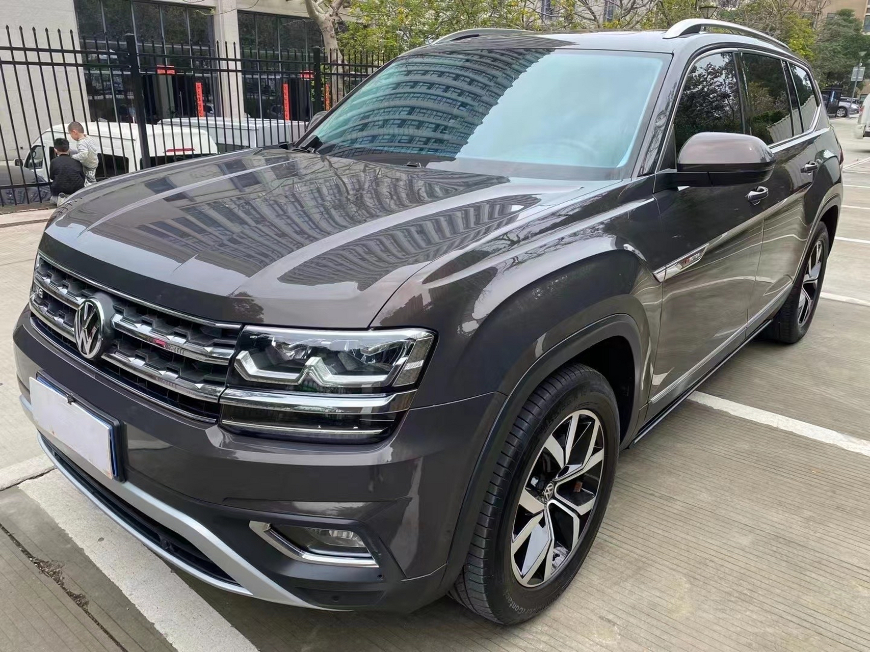 新到:17年10月大众途昂530   v6四驱豪华版,2.