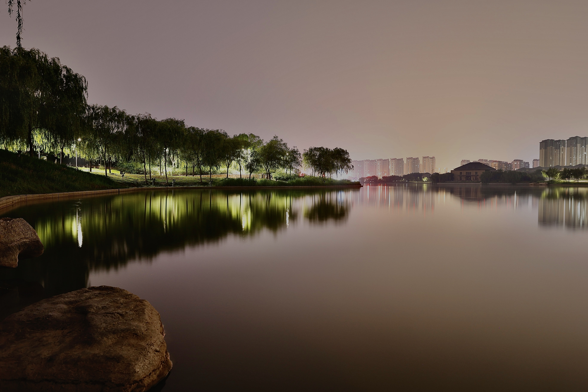 开封西湖夜色#遇见好风景