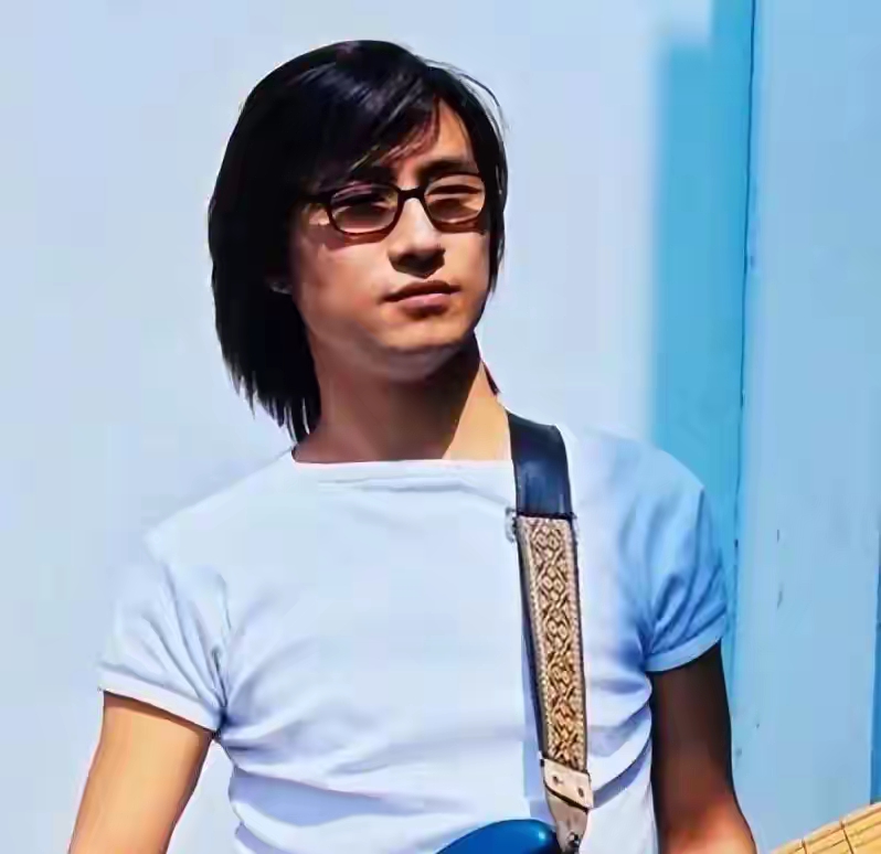 再璀汪峰不戴眼镜的照片汪峰没戴眼镜汪峰不戴假发的样子汪峰墨镜照