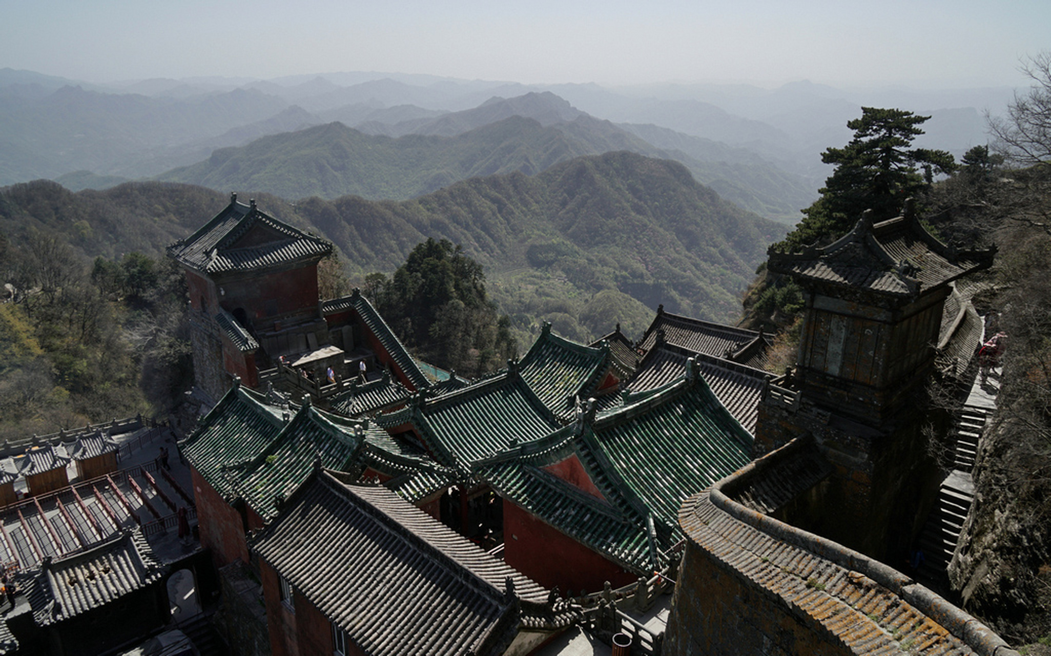 武当山金顶太和宫 #武当山# 武当山的主峰天柱峰又名"武当金顶",海拔