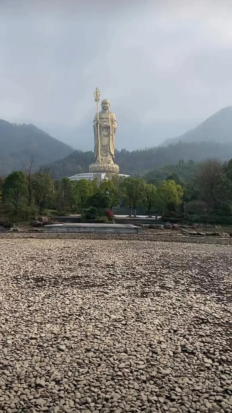 富民九峰山西华寺图片图片