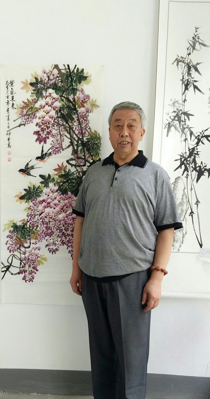 著名艺术家霍仲吉,男,一九五o年生,中共党员,甘肃天水人,现为甘肃省