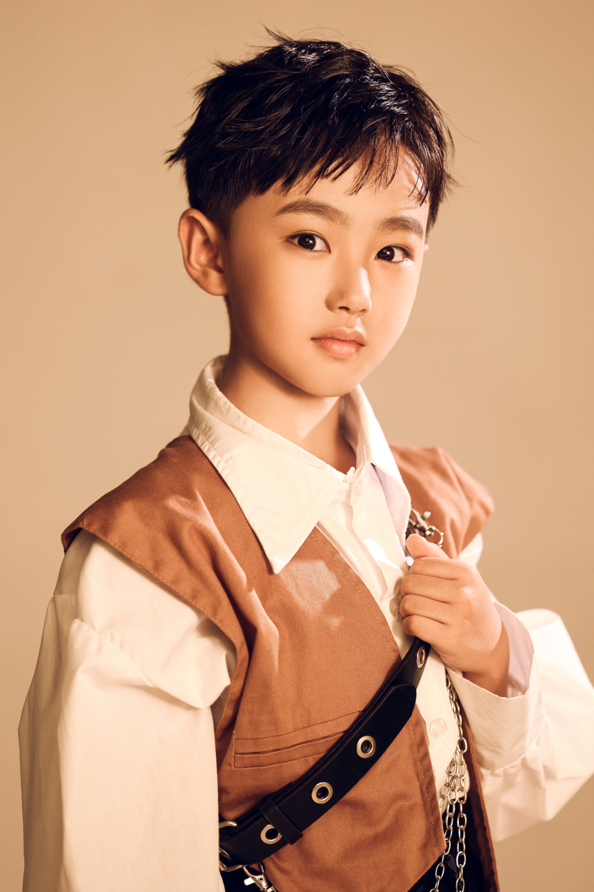 薛子洋,2015年2月15日,中国内地童星,喜欢篮球,钢琴,阳光帅气.