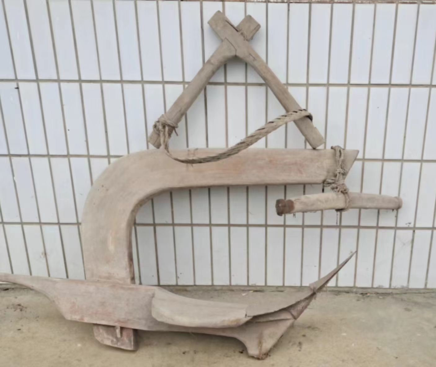 犁耙田  粮食来自农业生产,是人类生活的基本物资