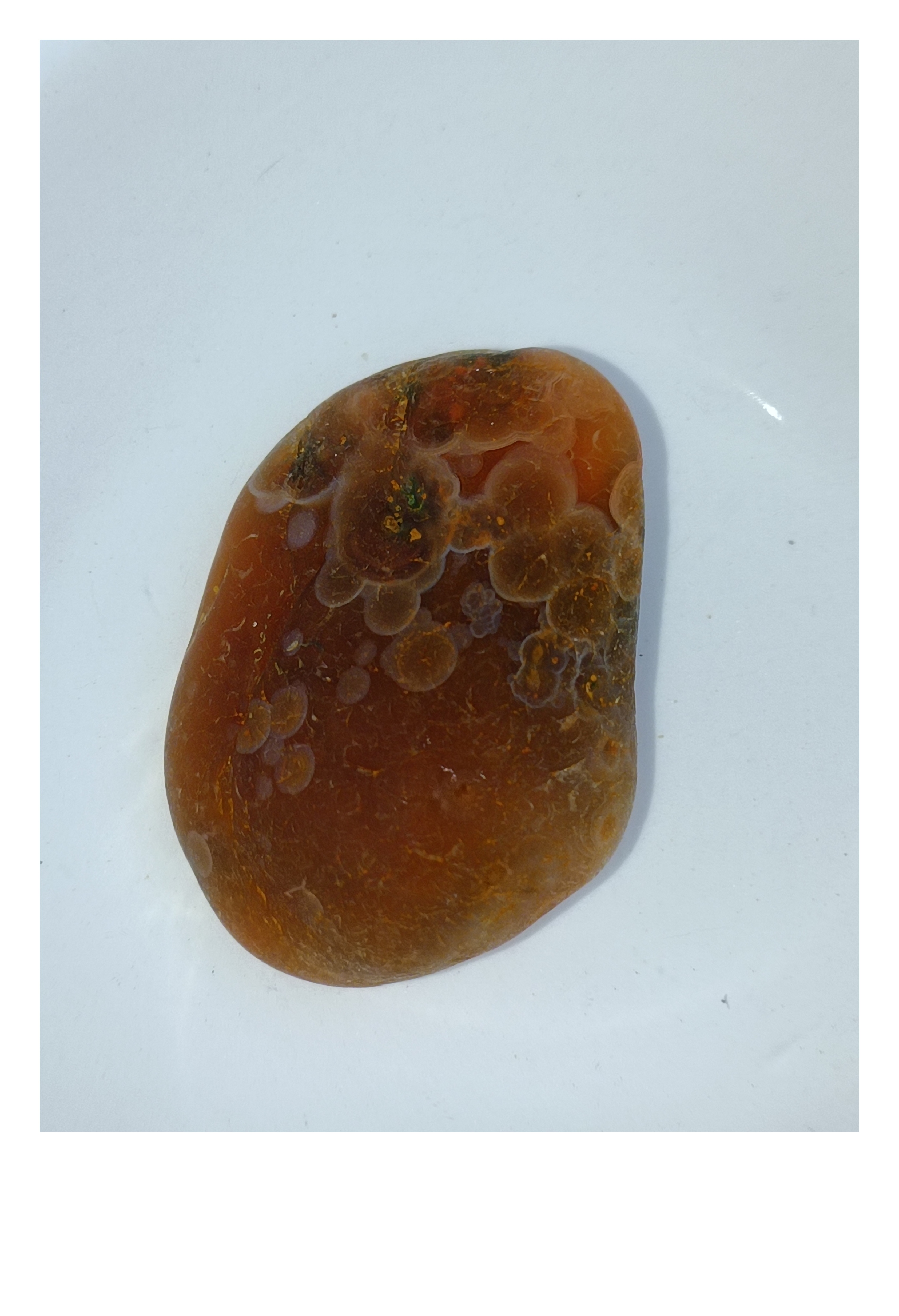 南京雨花石玛瑙收藏,自捡红色丝纹绿草花带,想要留言