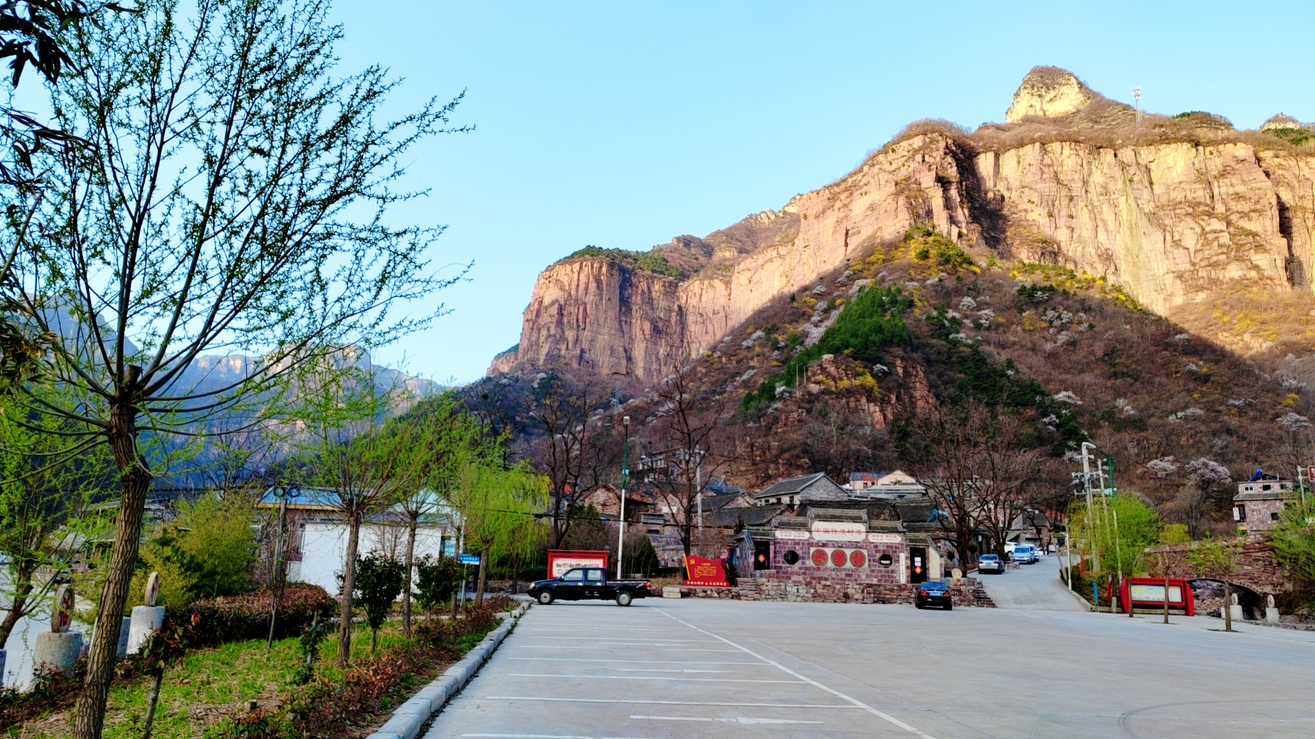 河南万仙山景区,这是河南旅游第一站住的地方,南坪的水磨村,水磨村是