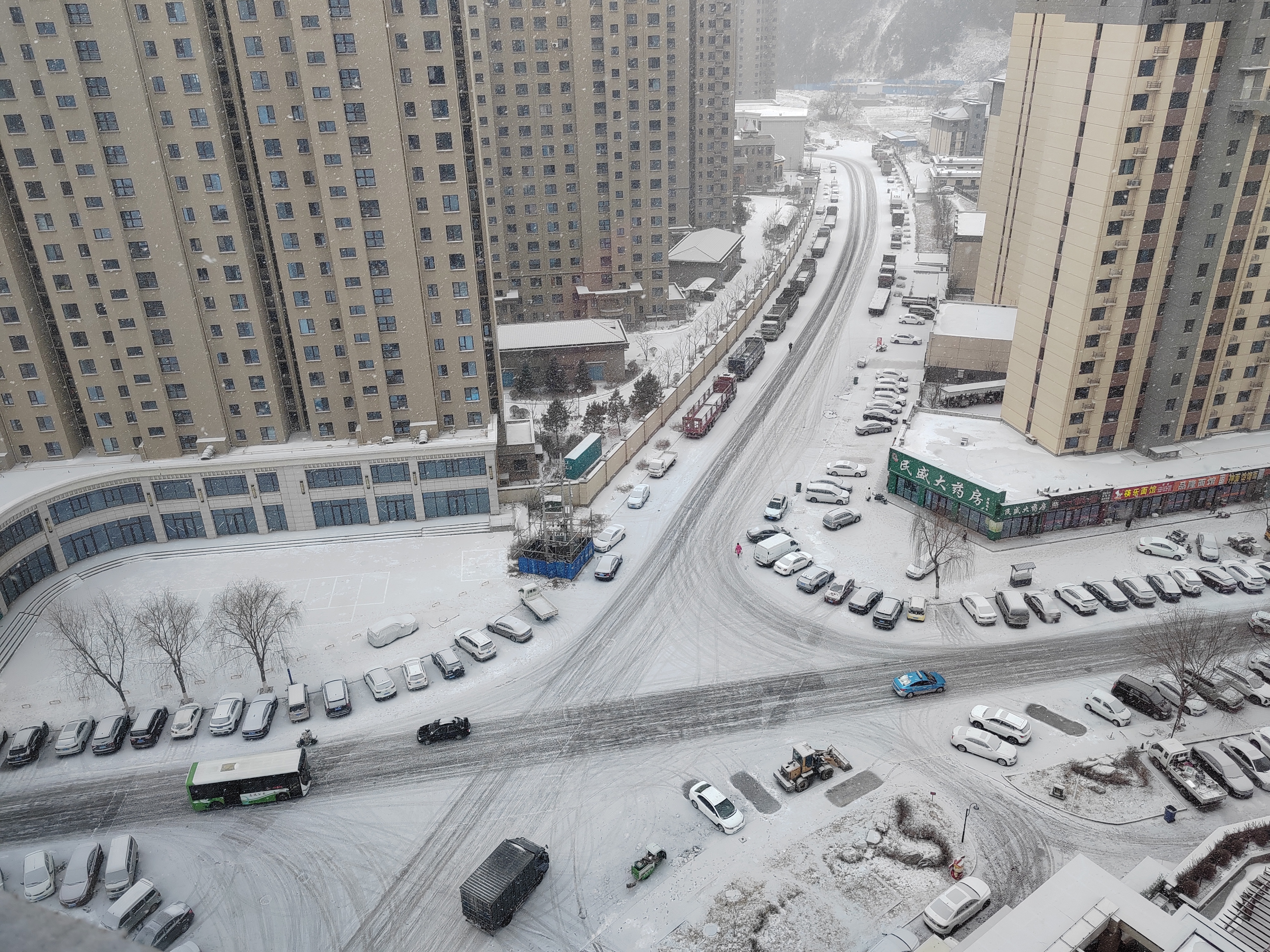 真实城市雪景图片图片