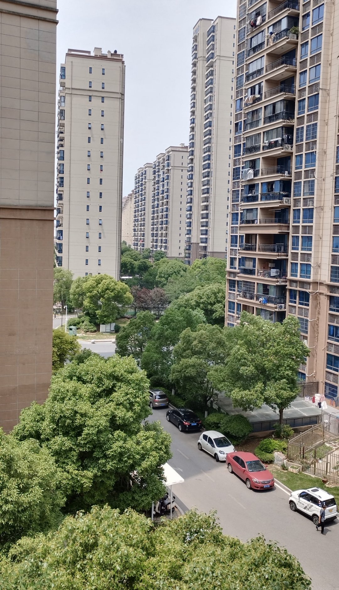 可我儿子结婚那天,他就塞了200块红包,婚礼上我差点没被气晕!