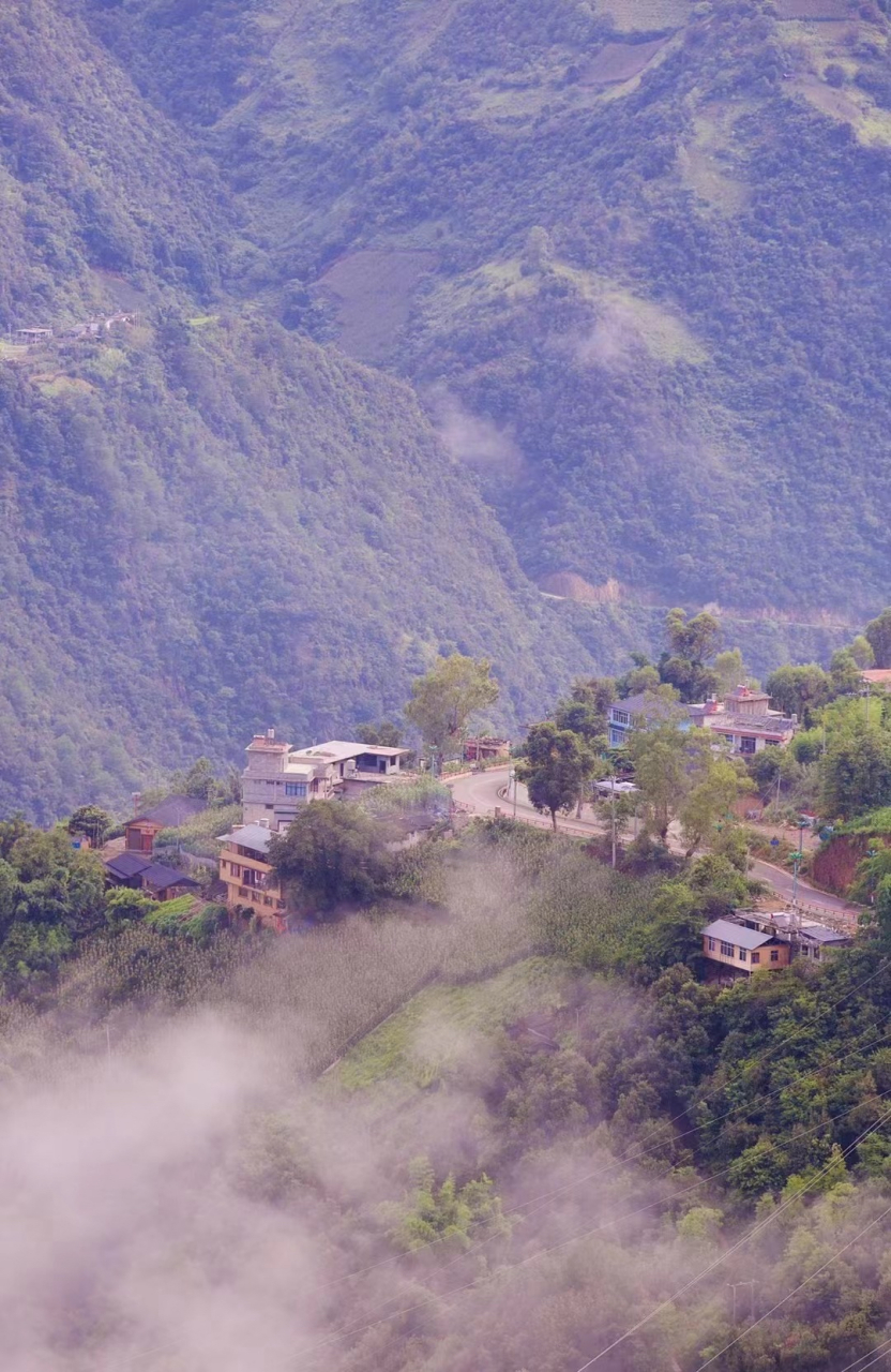 怒江藏着一座古城知子罗,废弃了仅40年,如今人们又搬回这里,记忆之城