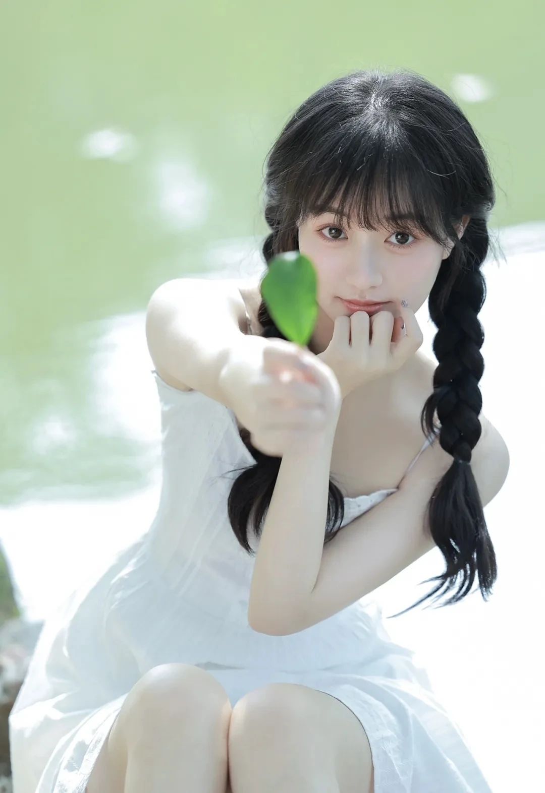 在青青草地上,我遇见了一位小仙女.
