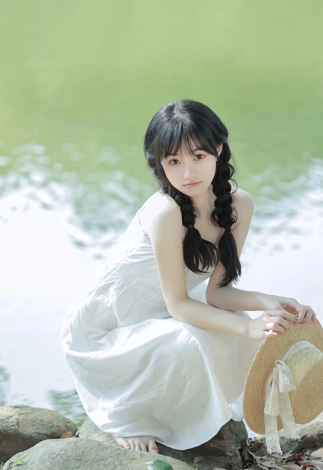 在青青草地上,我遇见了一位小仙女.