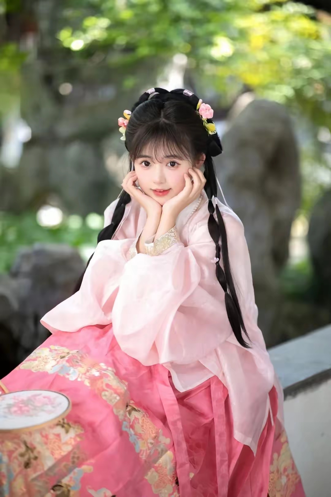 这位女孩,简直就是汉服界的小仙女呀!