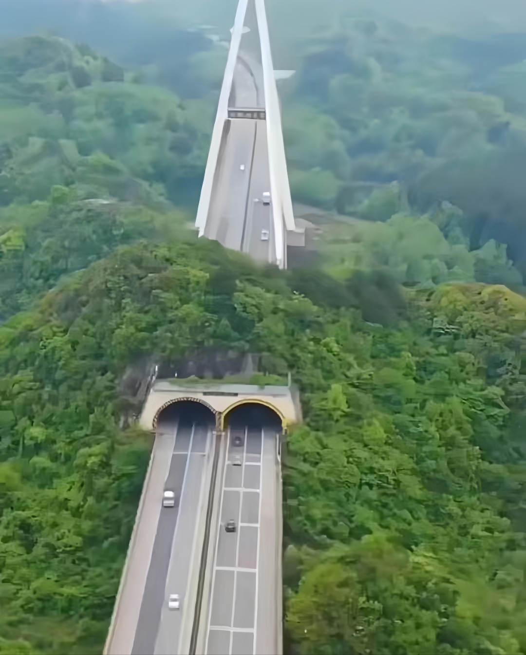 泥巴山高速图片