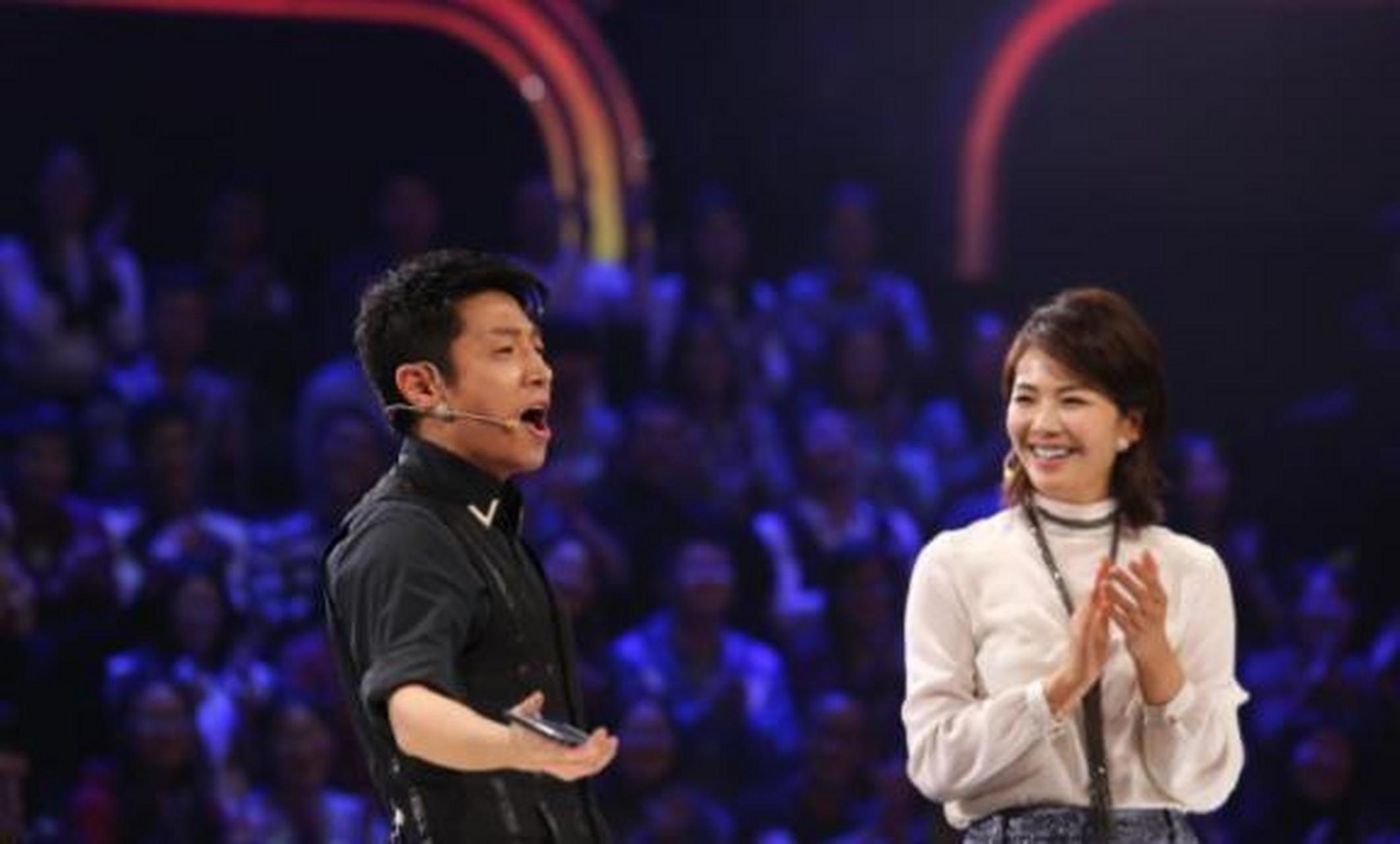 刘涛和邓超,关凌一起拍《欢乐青春》时,一次吃中午饭,大家一起聊天