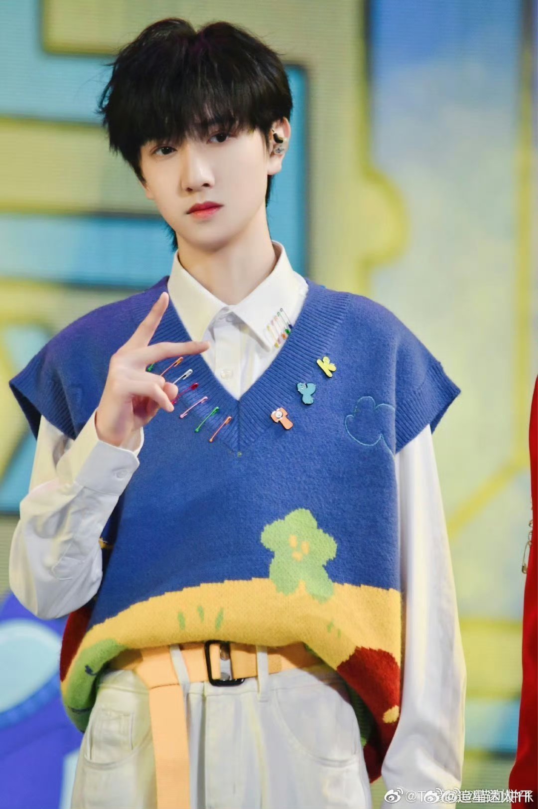 童禹坤#  童禹坤的面相特点很鲜明,这种白瘦型瓜子脸男士职业最利