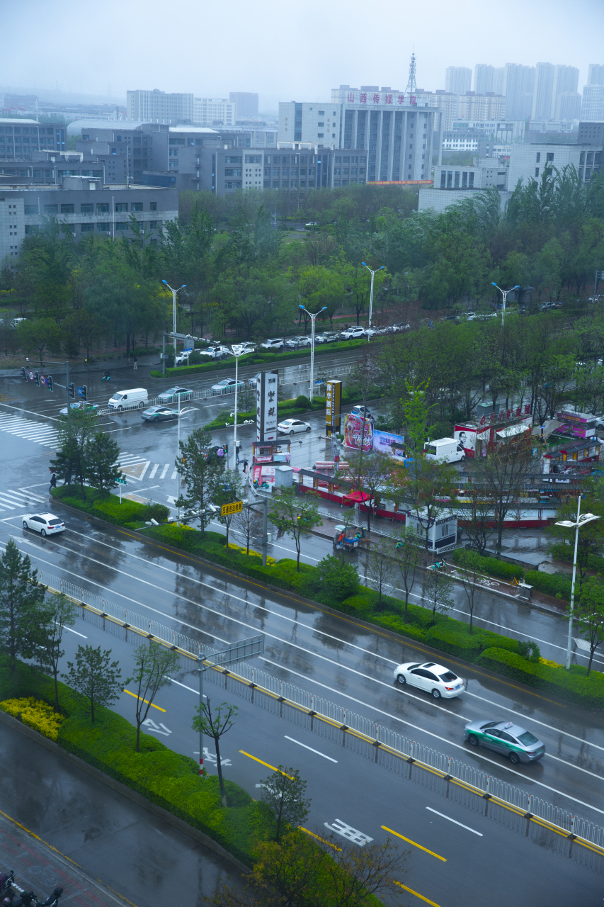 雨后街道图片