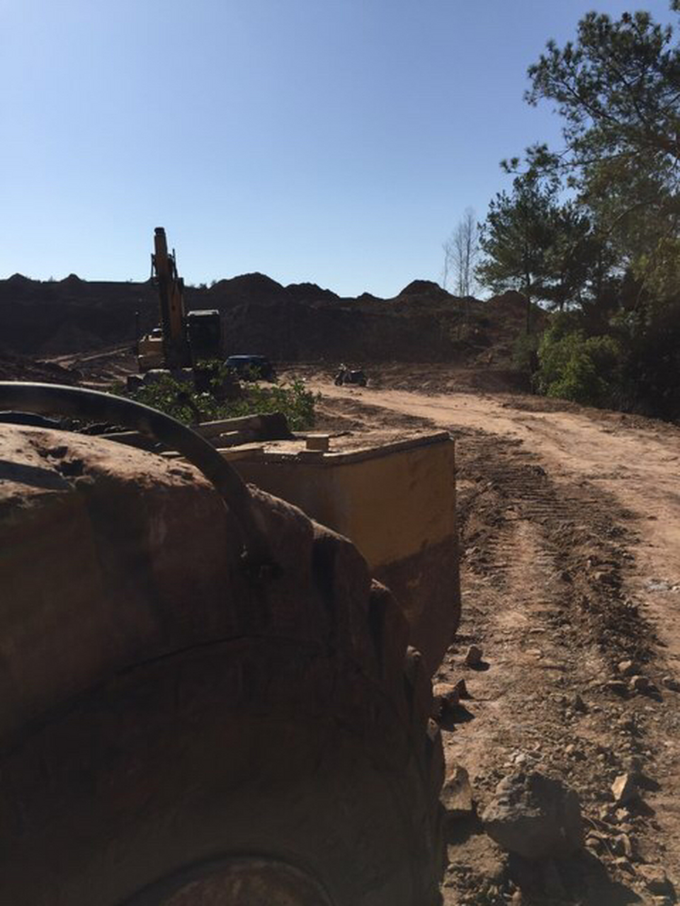 曾经疯狂的石头,现在玛瑙山都已改造成梯田