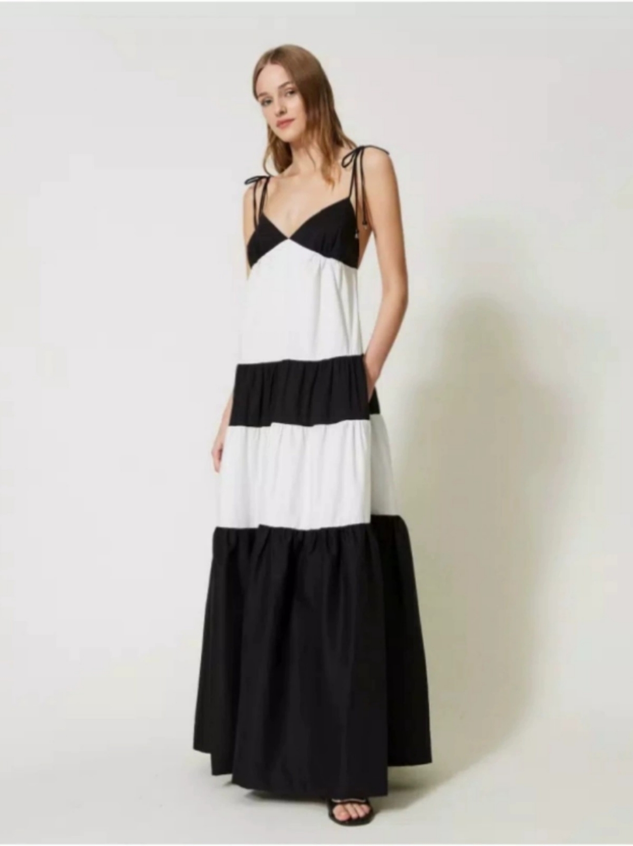 今天尝试了一款意大利名媛风的长裙,真的是太美了!